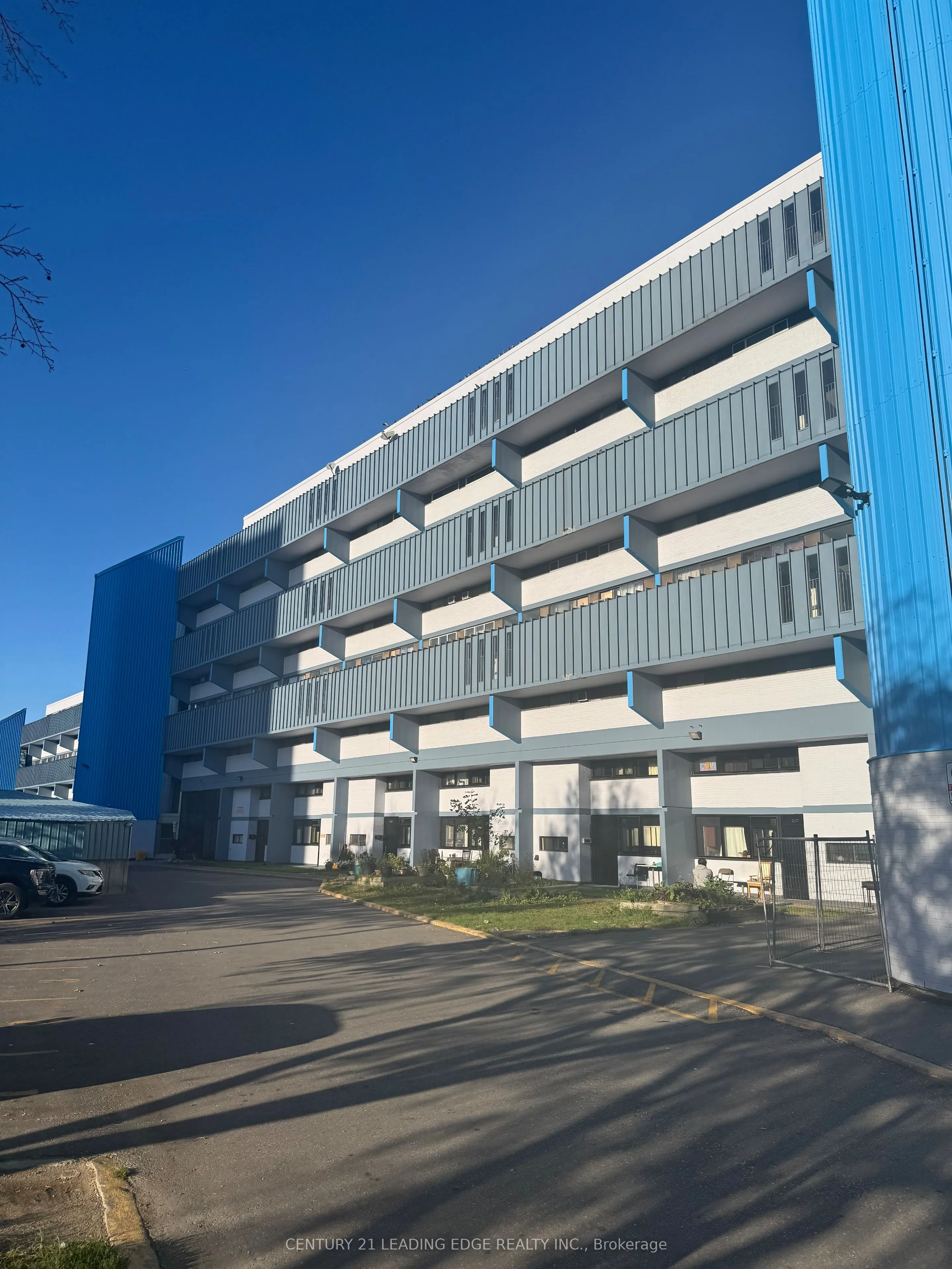 4673 Jane Street, #516