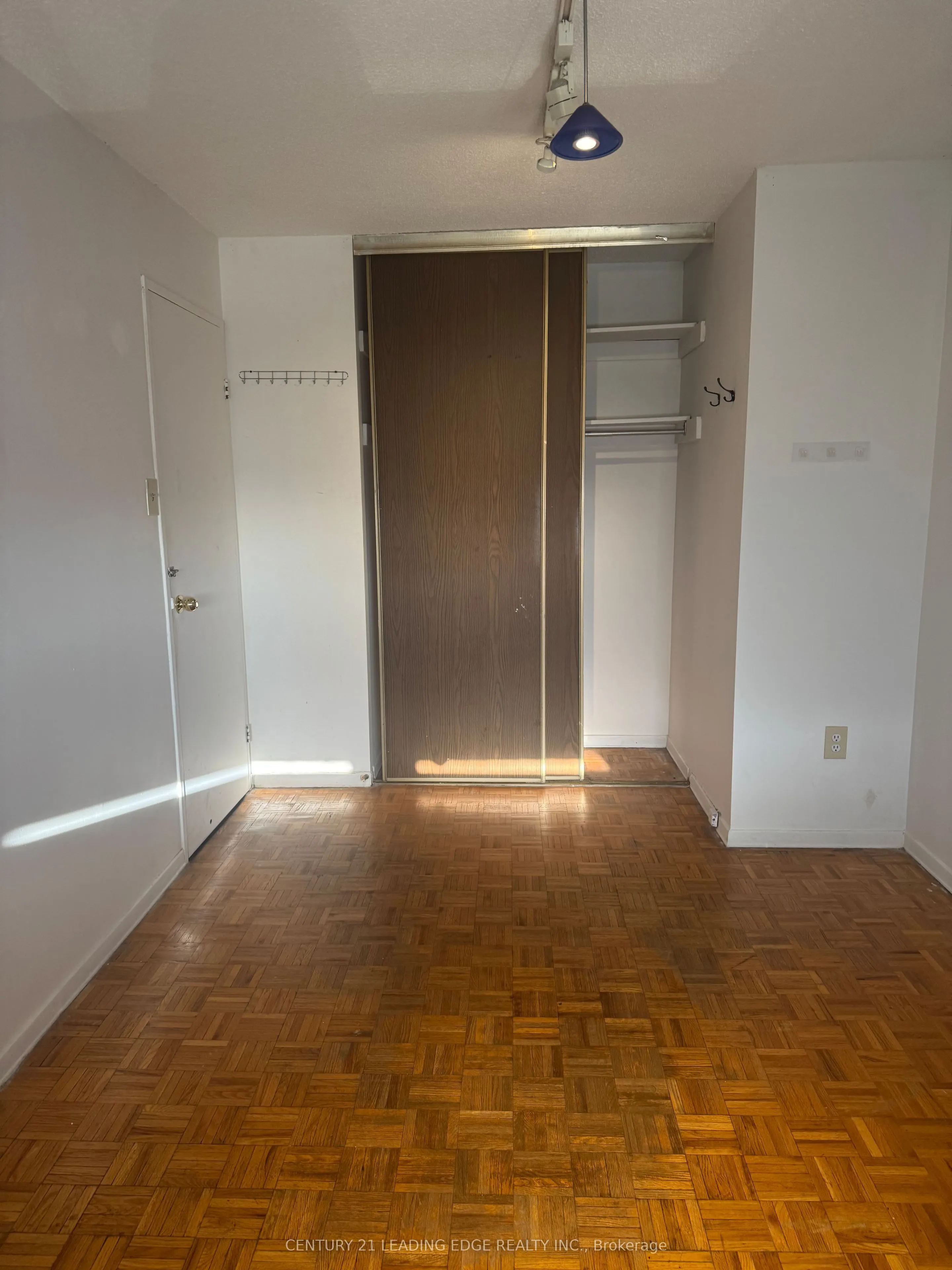 4673 Jane Street, #516