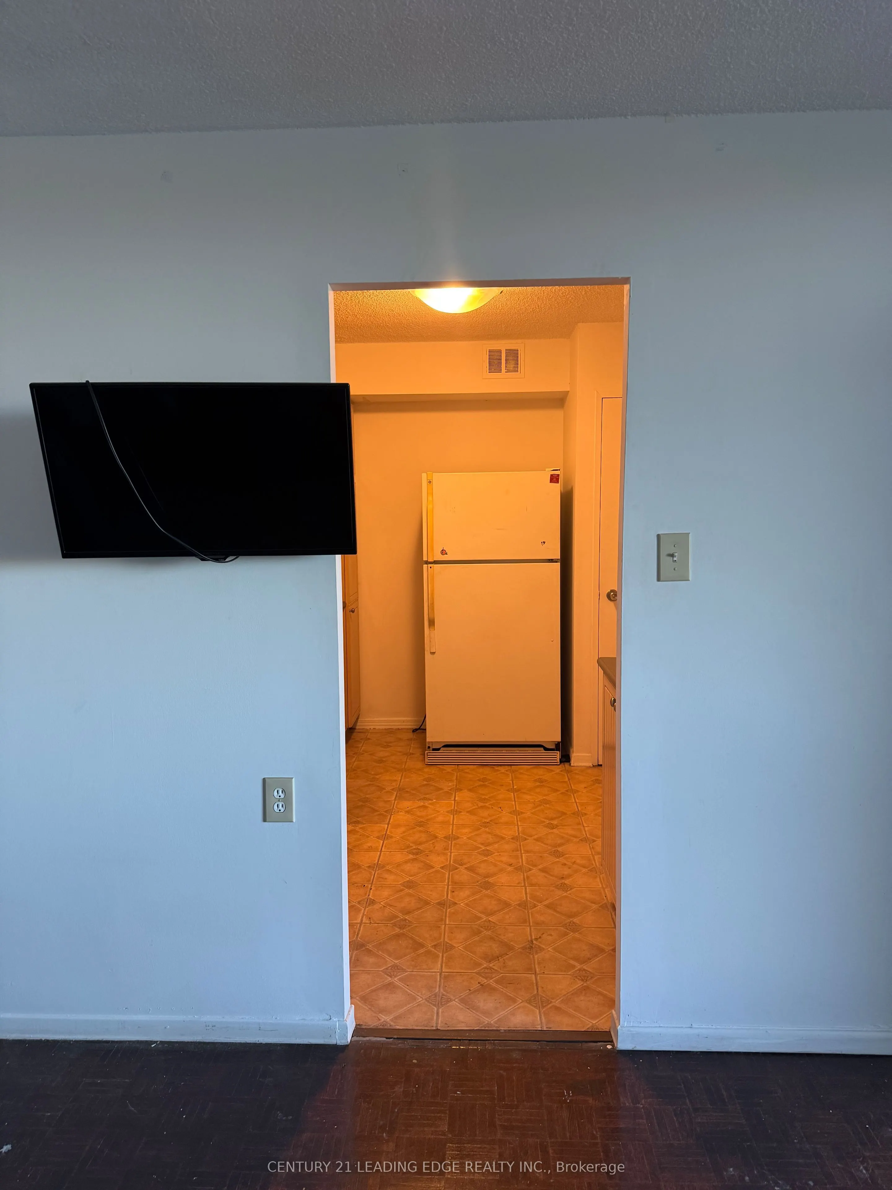 4673 Jane Street, #516