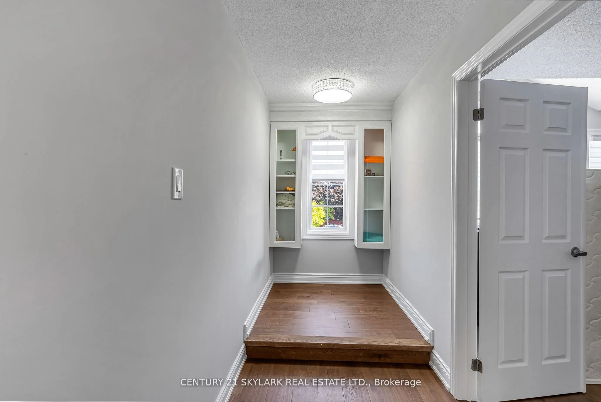 4 Moonstone Court
