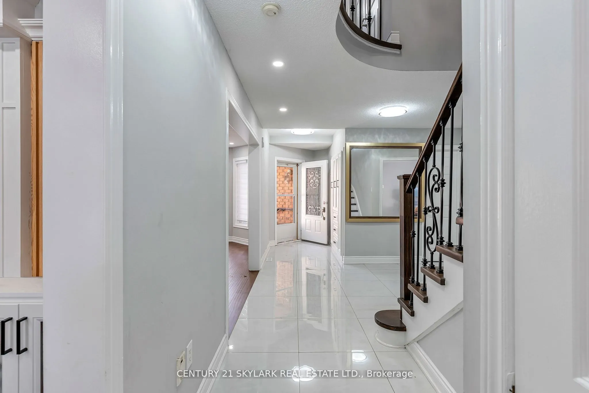 4 Moonstone Court