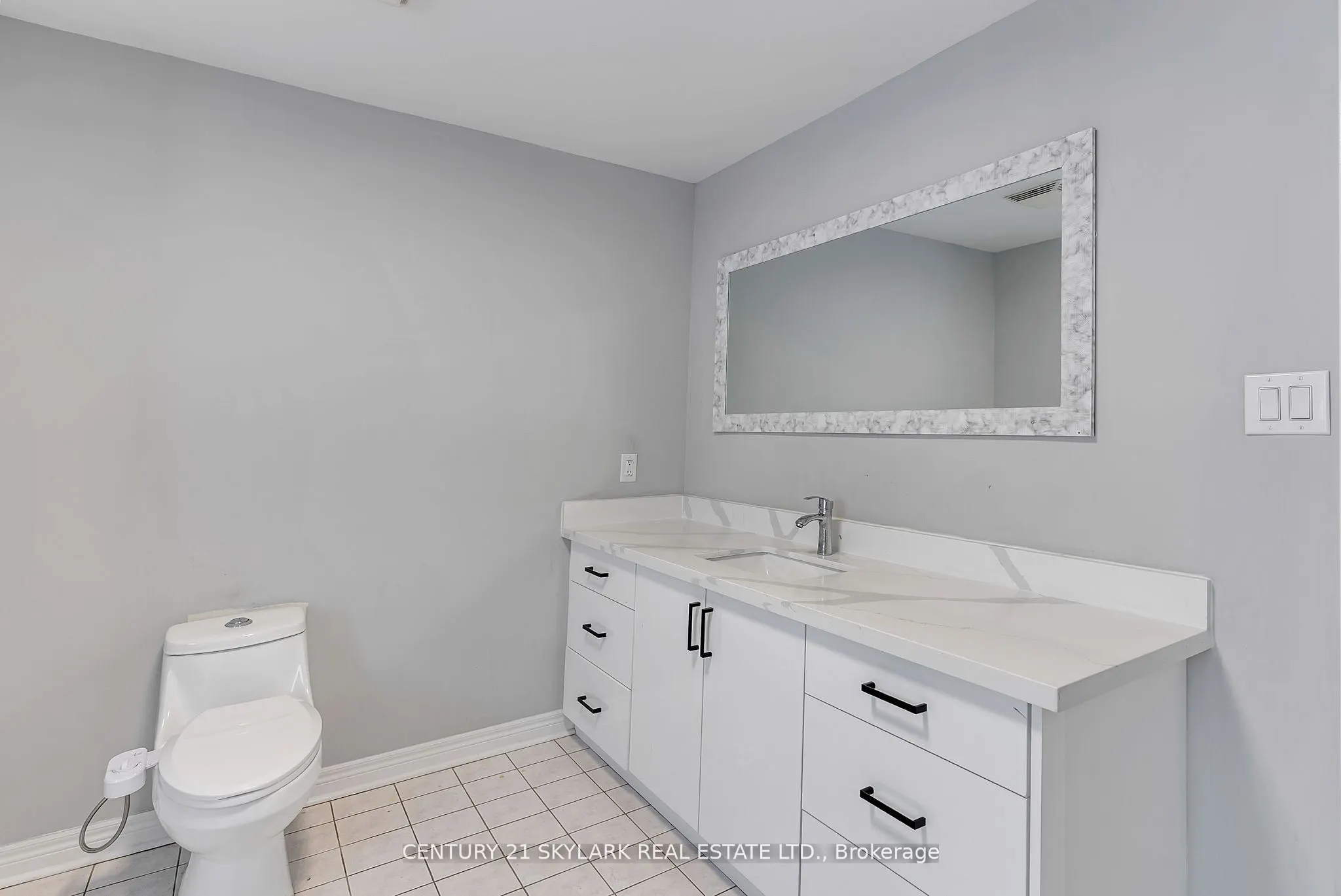 4 Moonstone Court