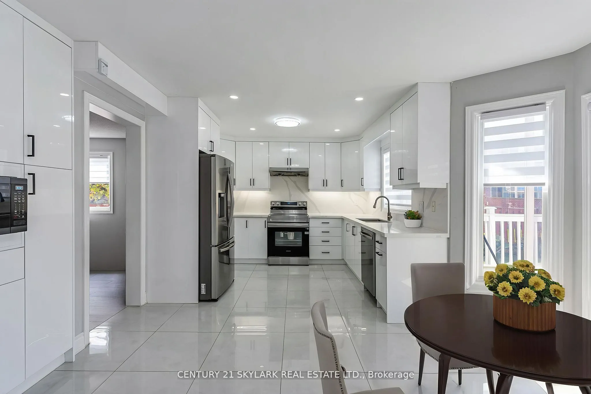 4 Moonstone Court
