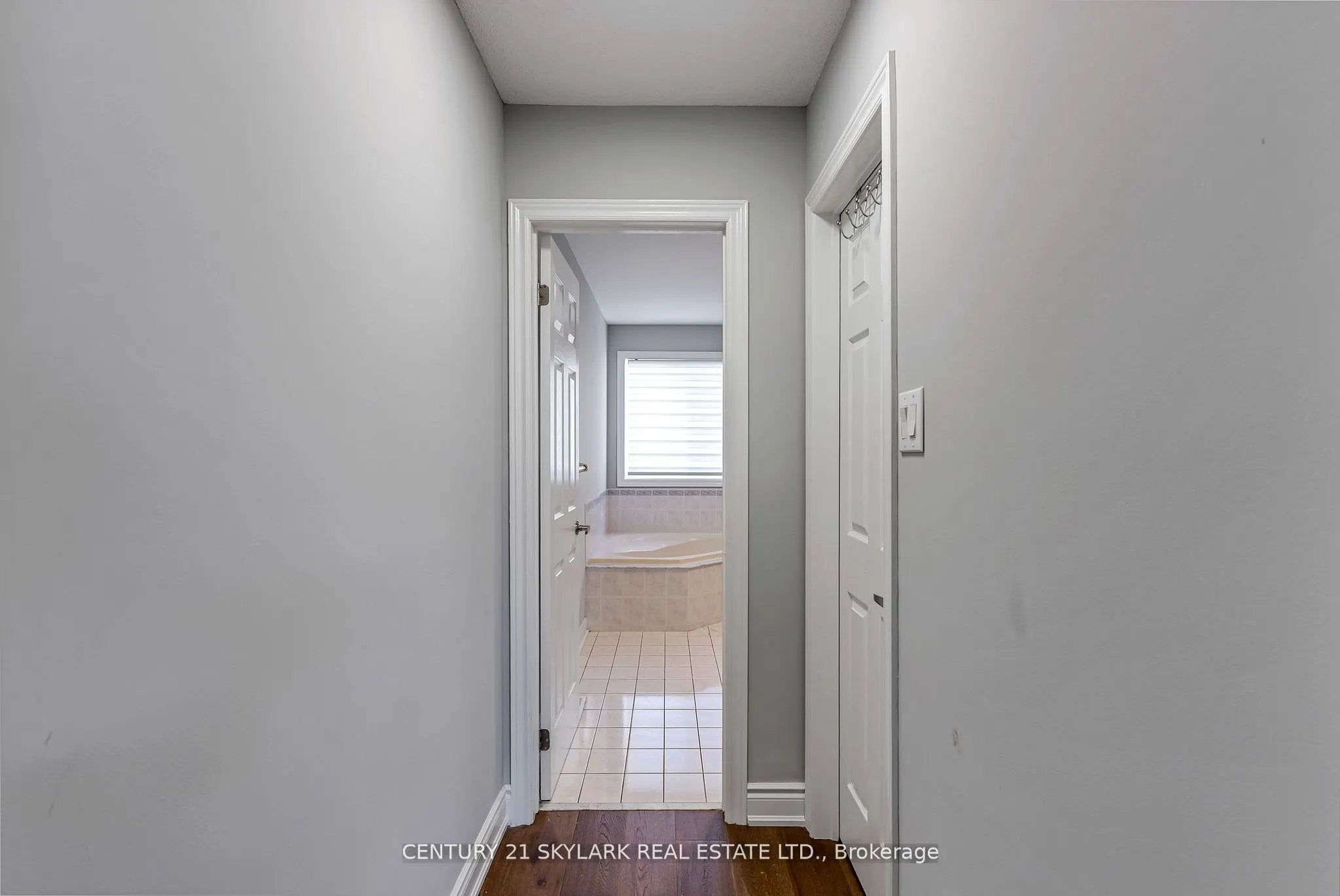 4 Moonstone Court