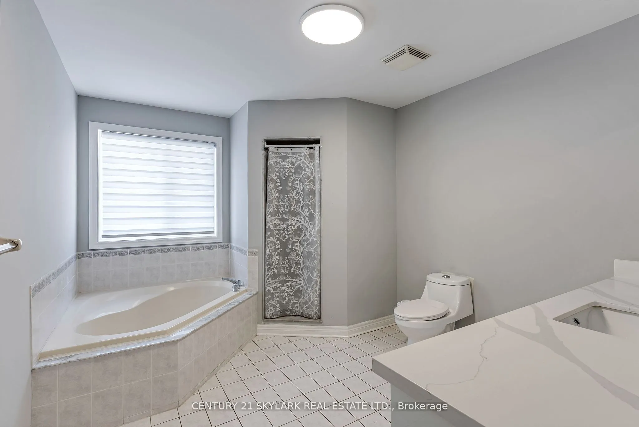 4 Moonstone Court