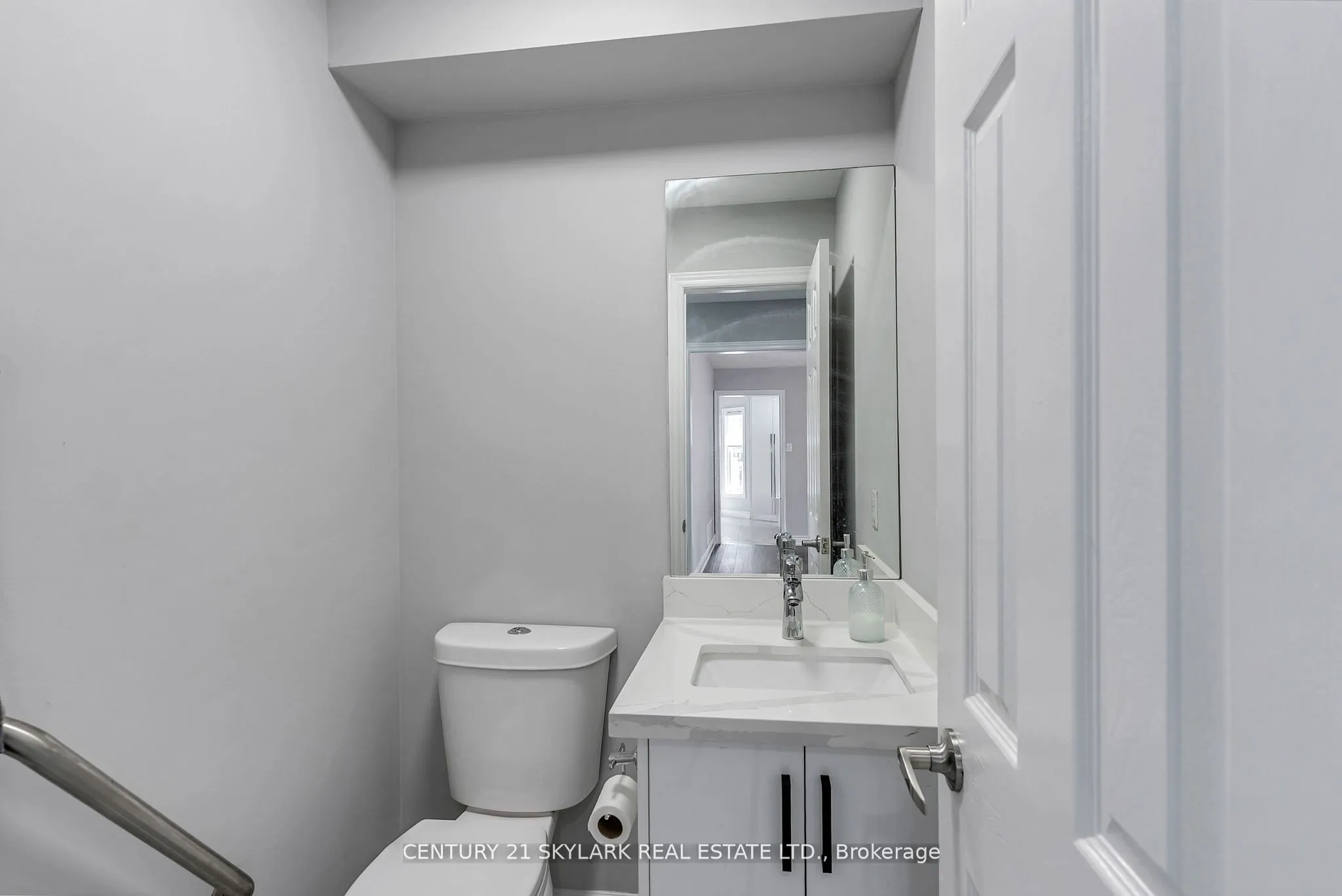 4 Moonstone Court