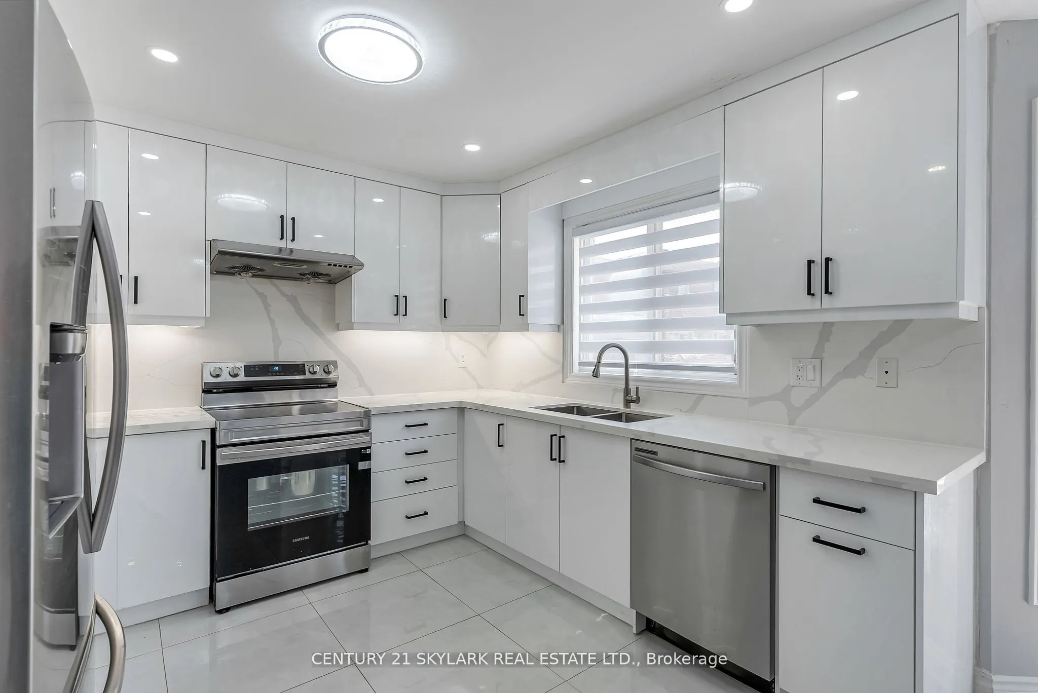 4 Moonstone Court