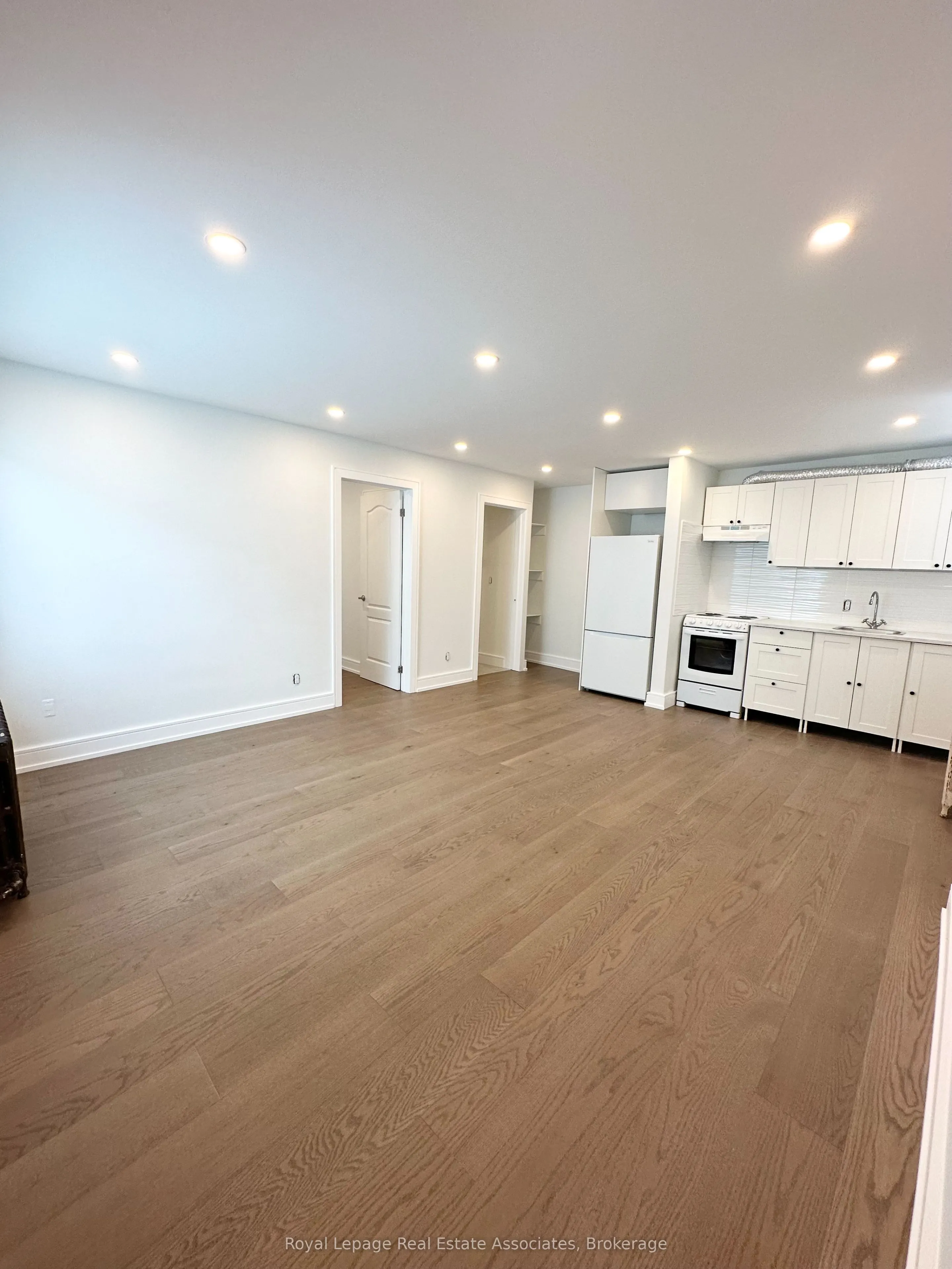 237 Lakeshore Road E, #4