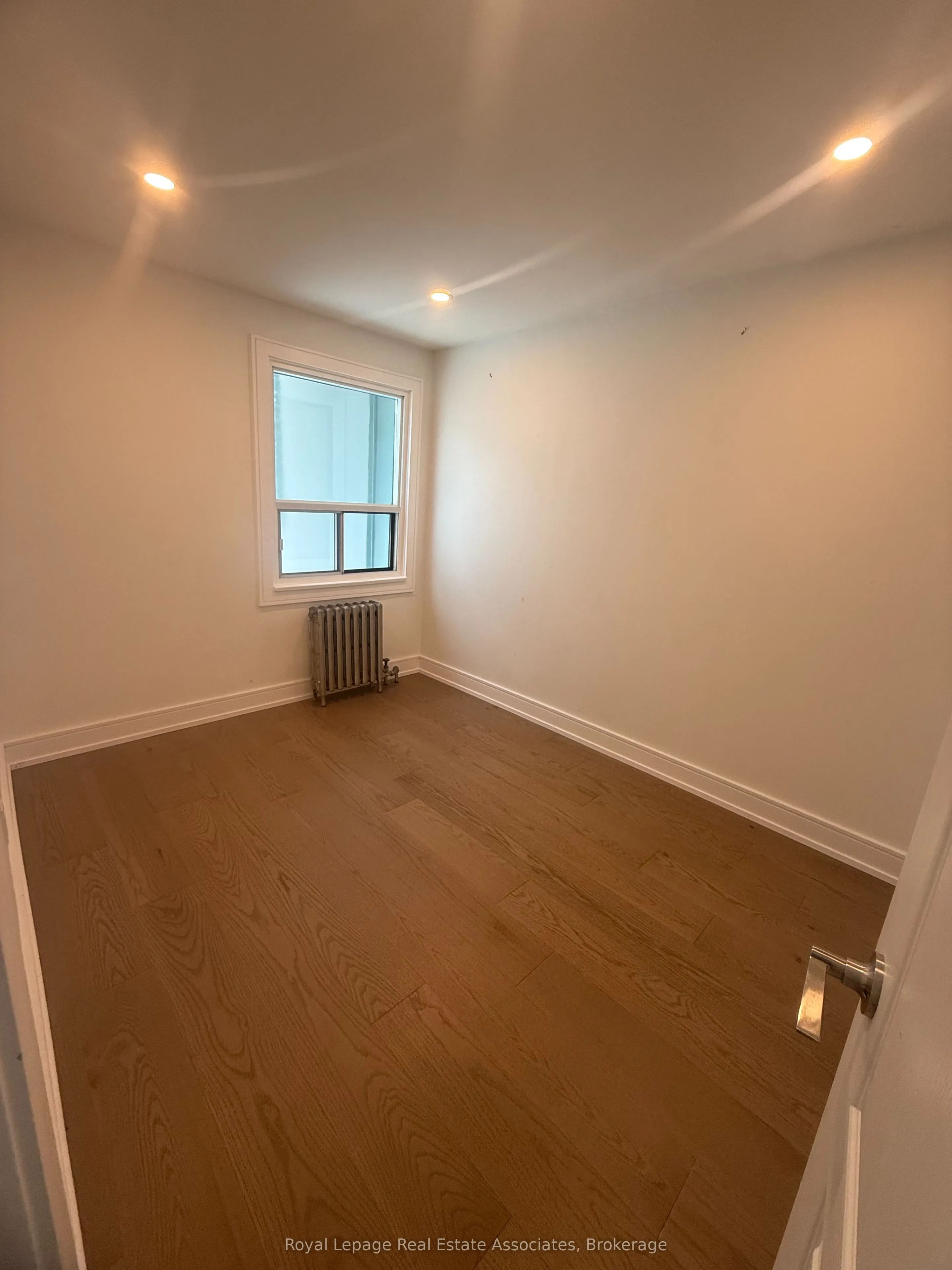 237 Lakeshore Road E, #4