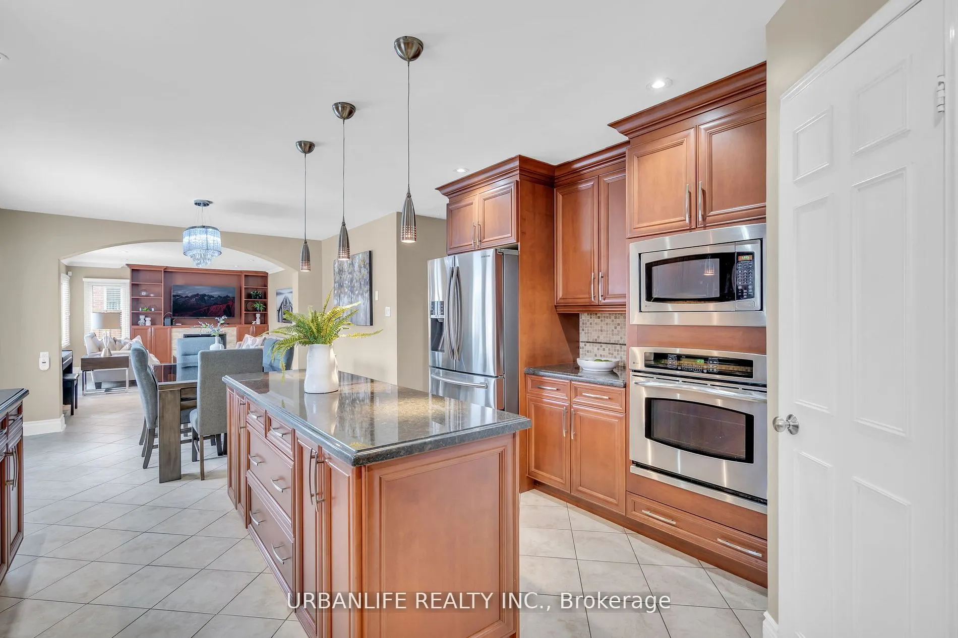 50 Lombardy Crescent