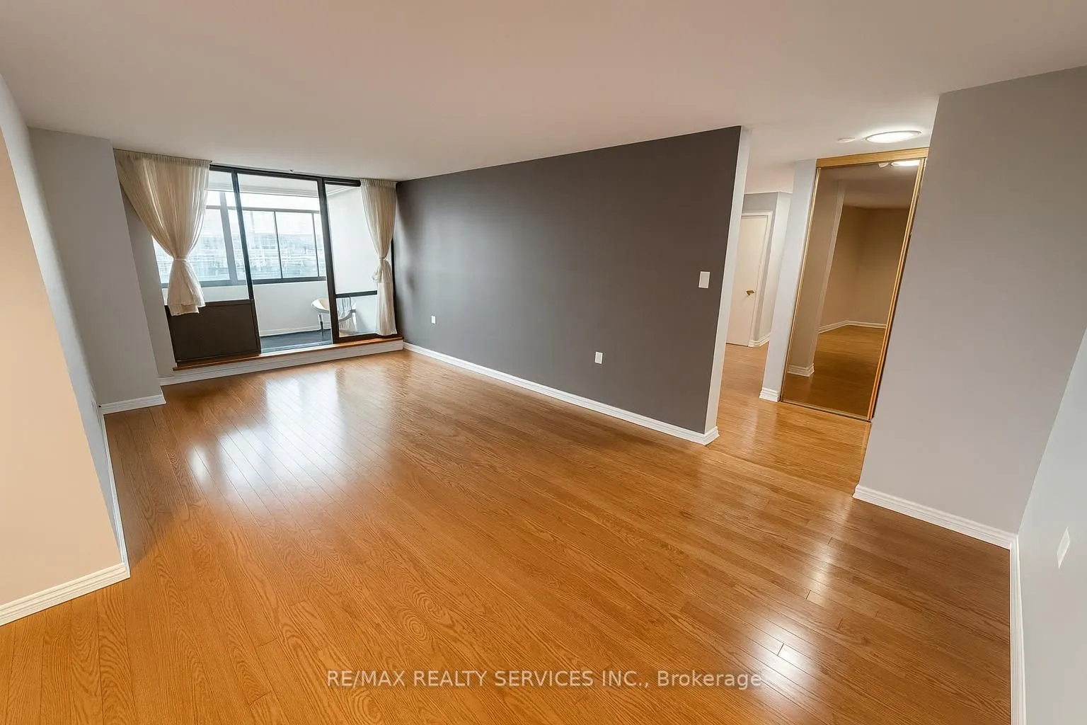 18 Knightsbridge Road, #1104