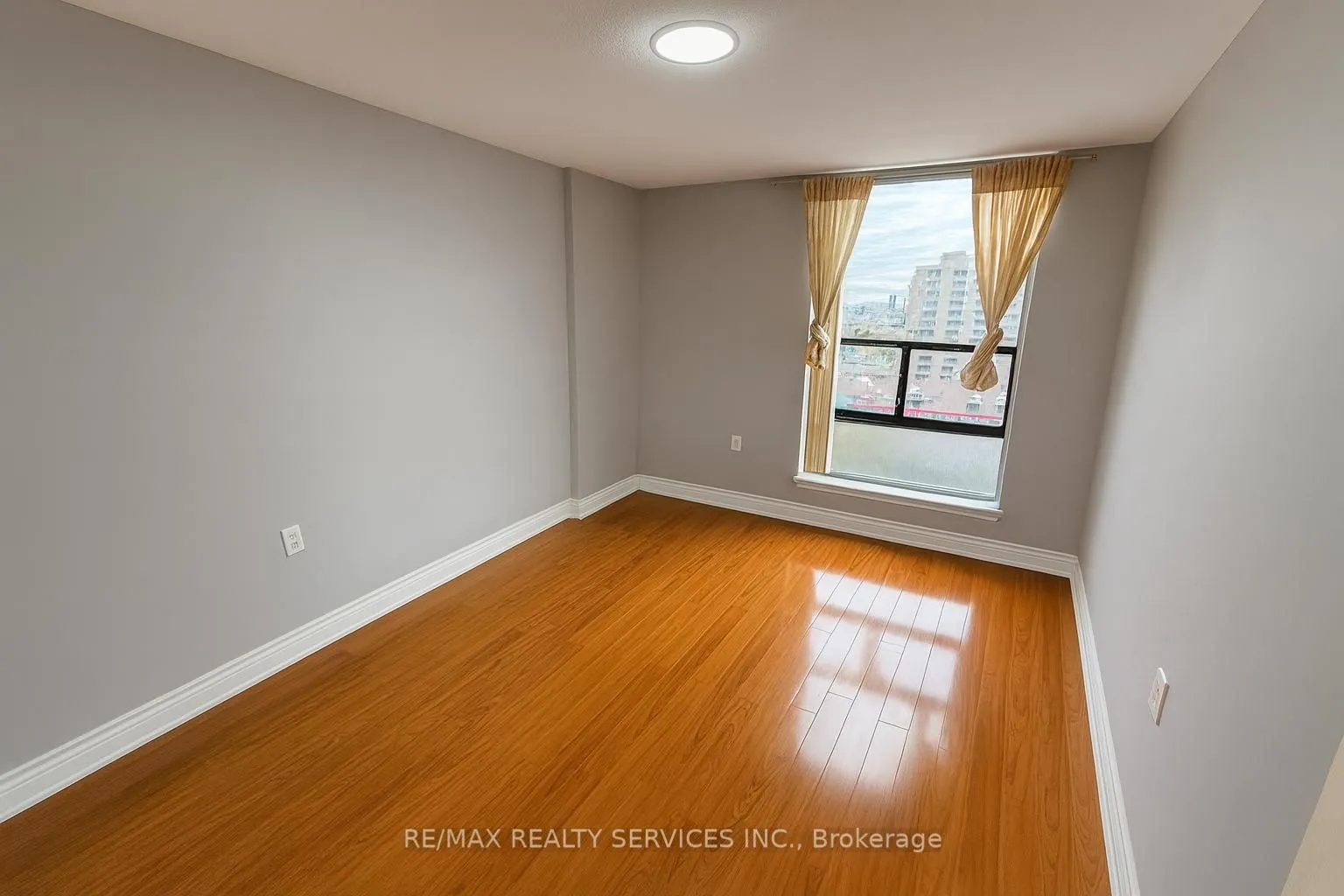 18 Knightsbridge Road, #1104