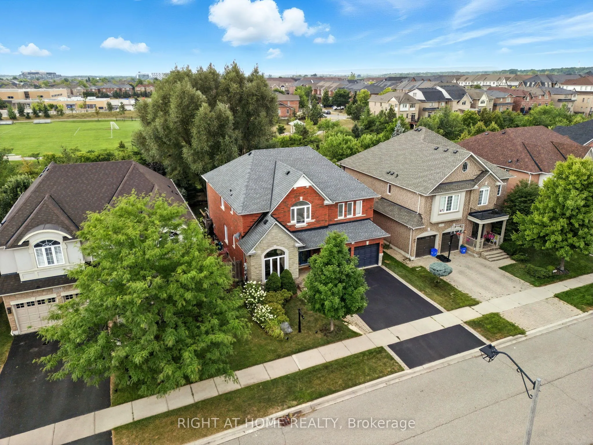 2465 Whistling Springs Crescent