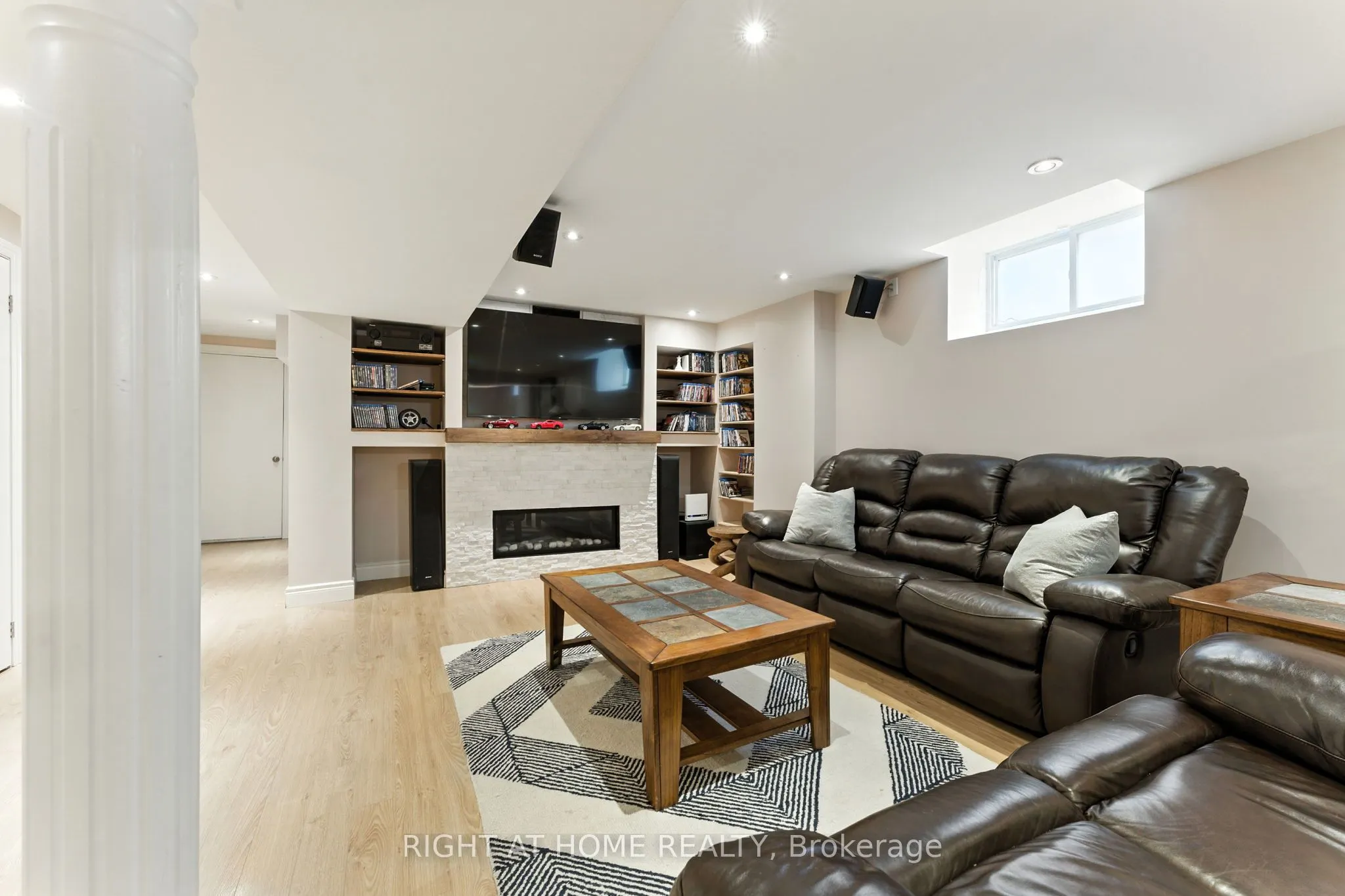 2465 Whistling Springs Crescent
