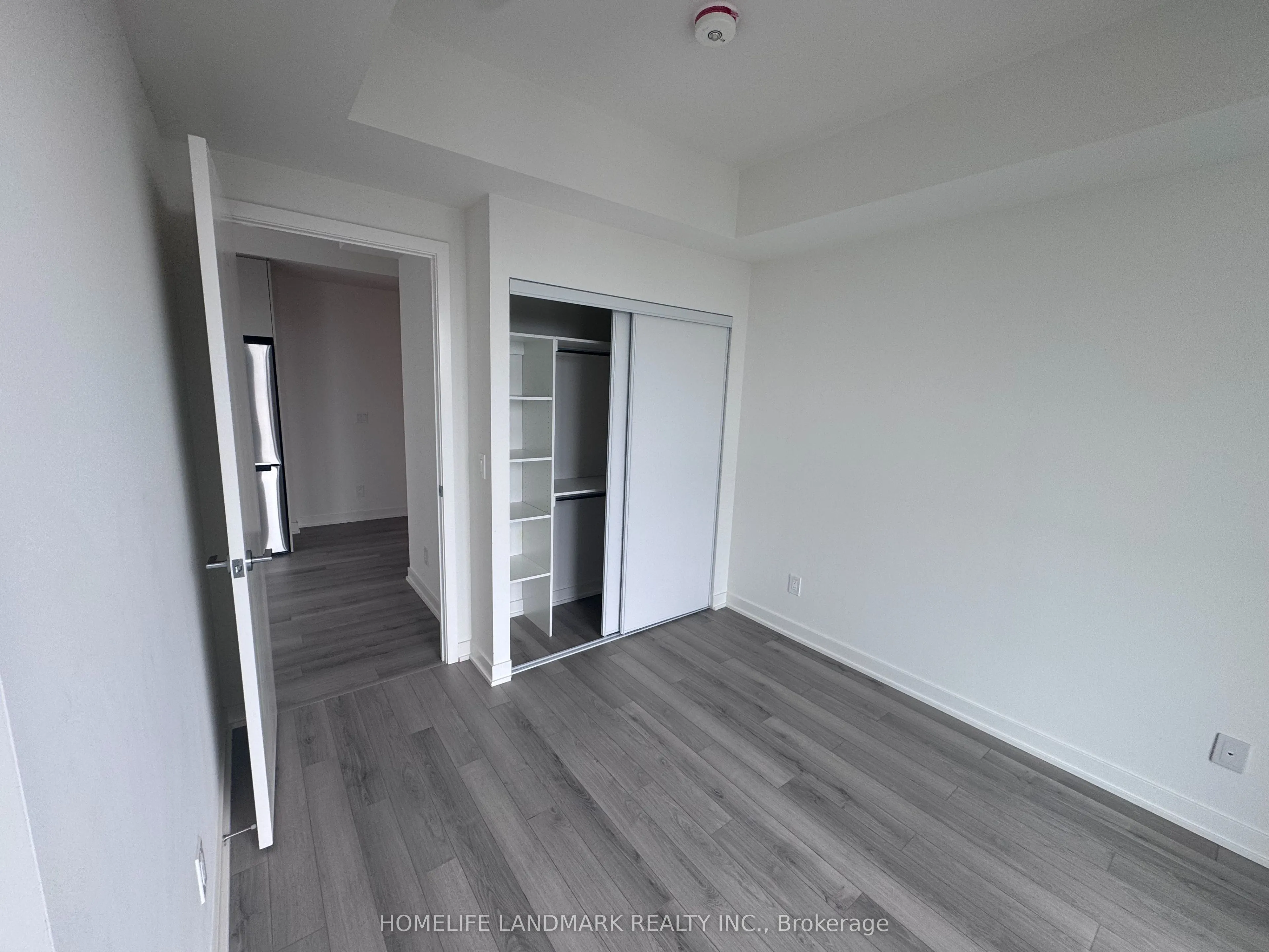 #1309 - 3079 Trafalgar Road, #9