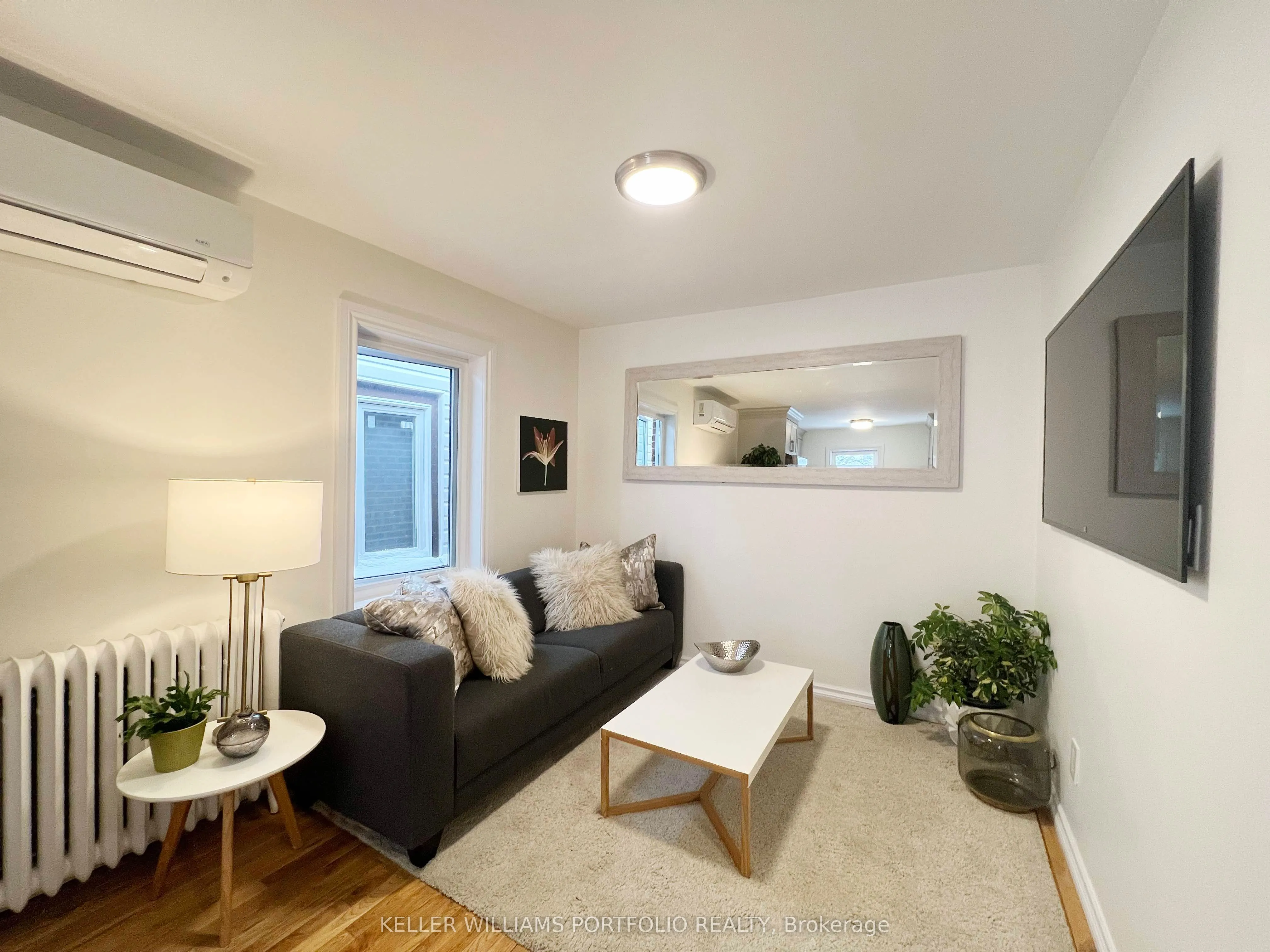 93 Northland Avenue, #Upper
