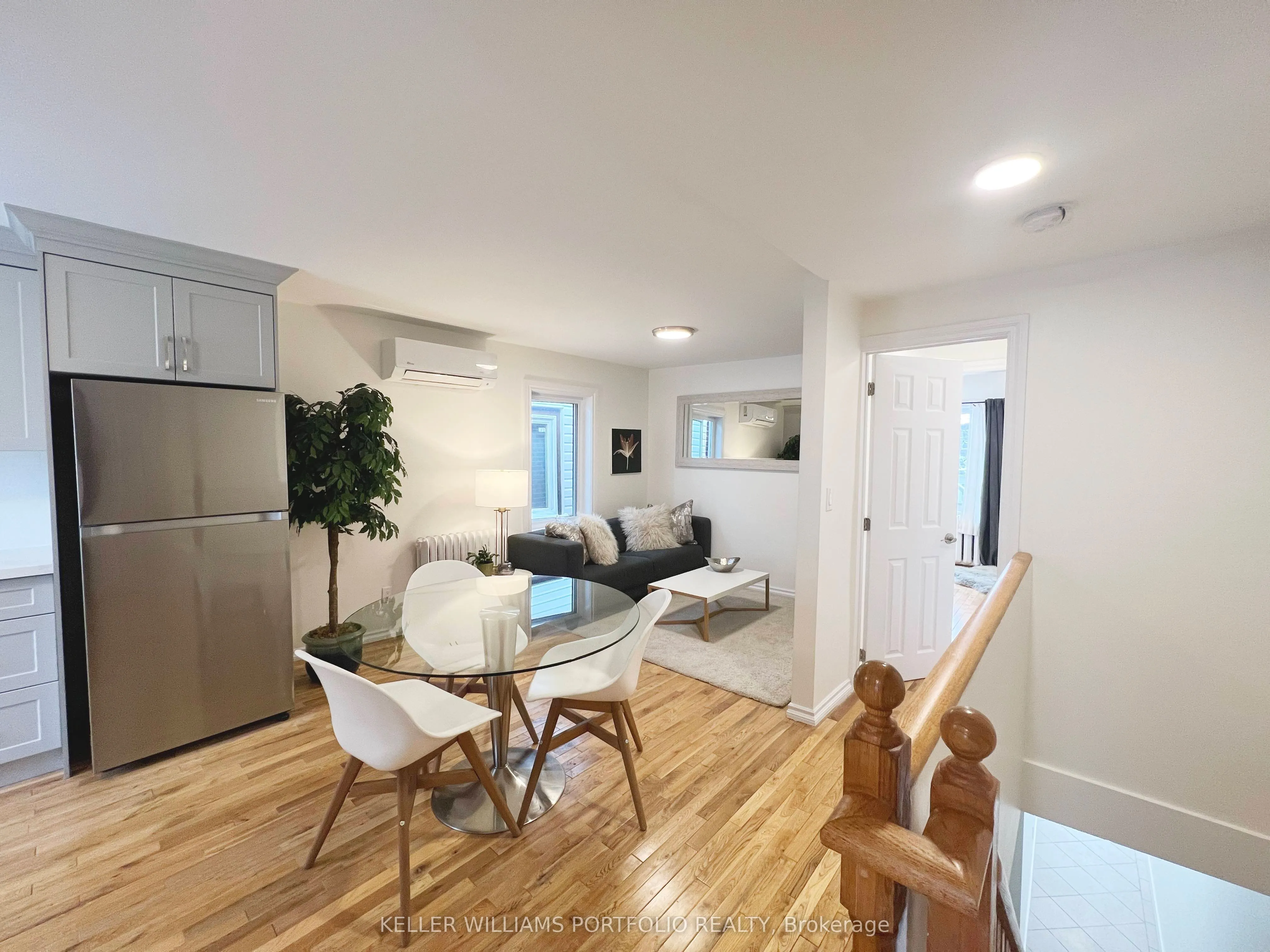 93 Northland Avenue, #Upper