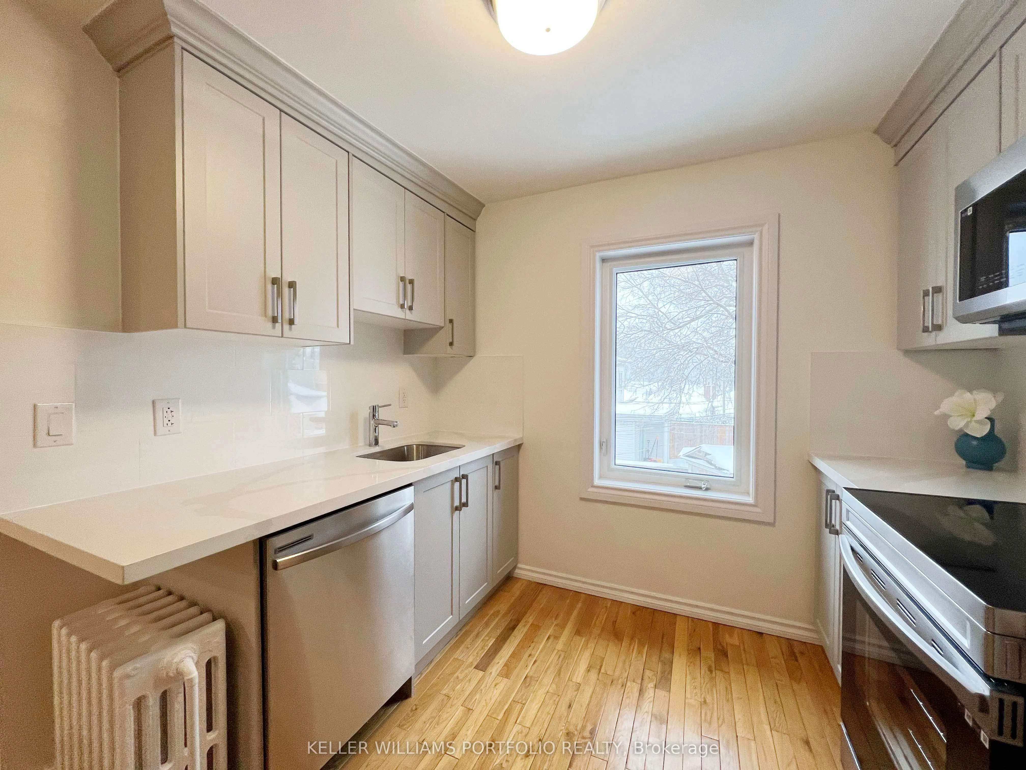 93 Northland Avenue, #Upper