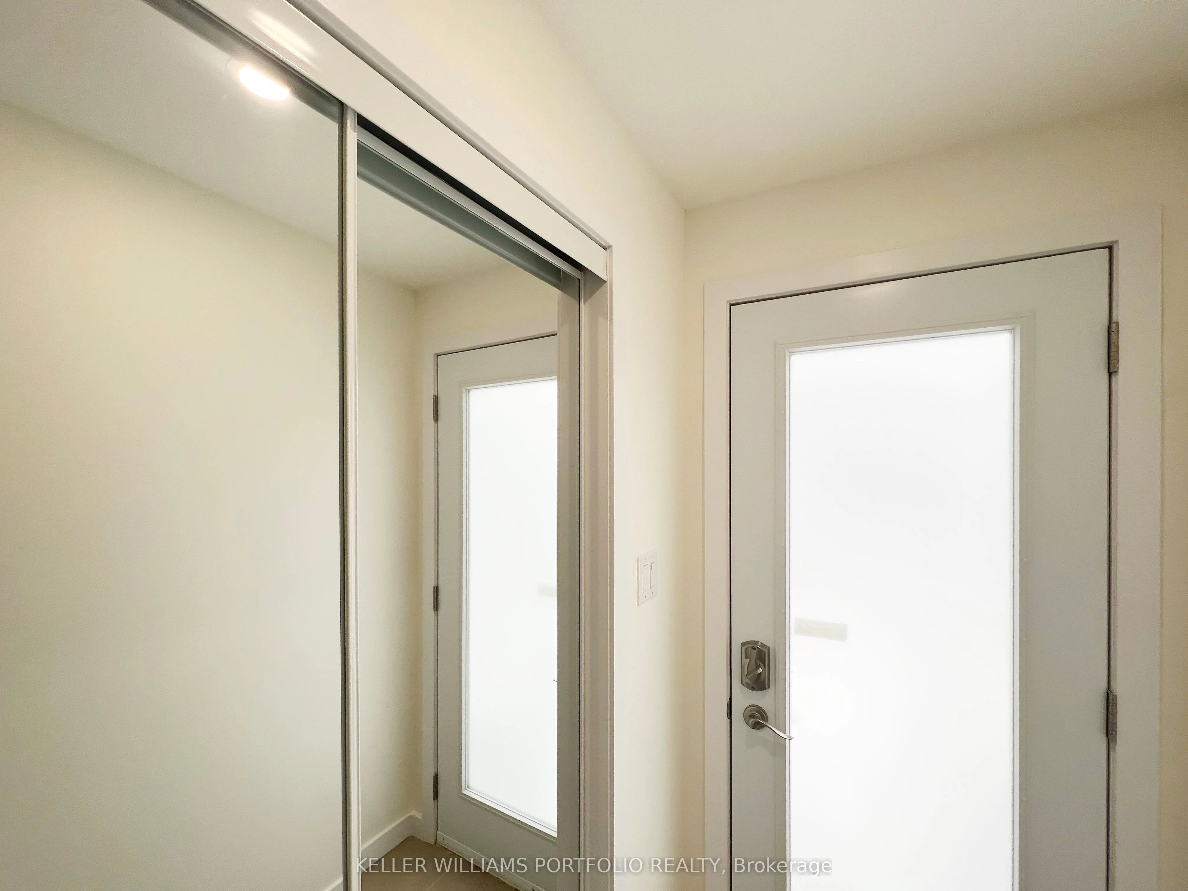 93 Northland Avenue, #Upper