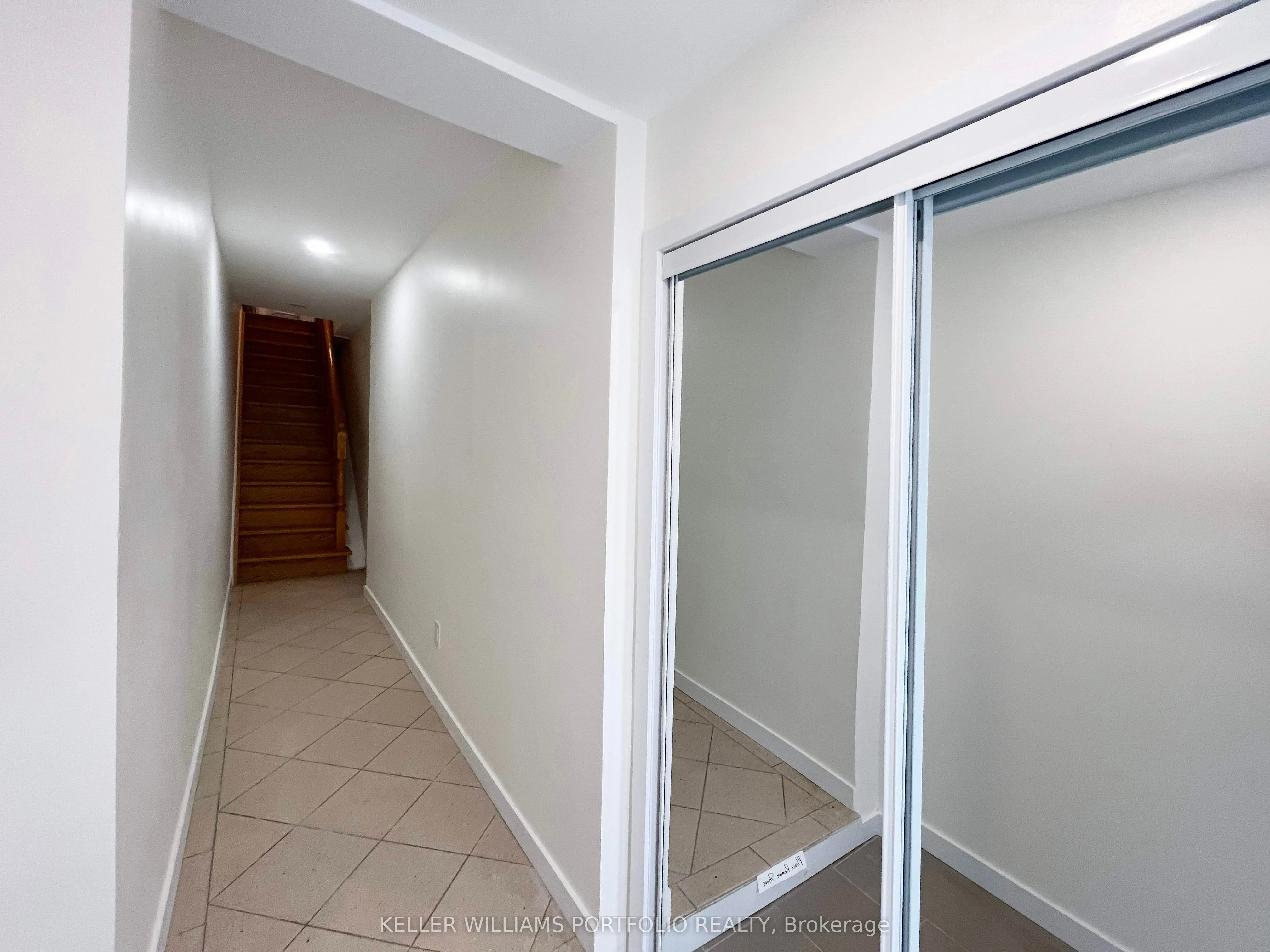 93 Northland Avenue, #Upper
