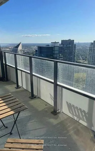 30 SHORE BREEZE Drive, #4709