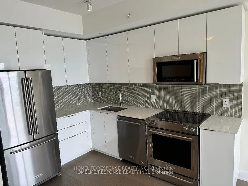 30 SHORE BREEZE Drive, #4709