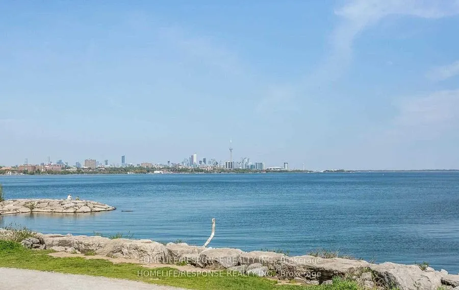 30 SHORE BREEZE Drive, #4709