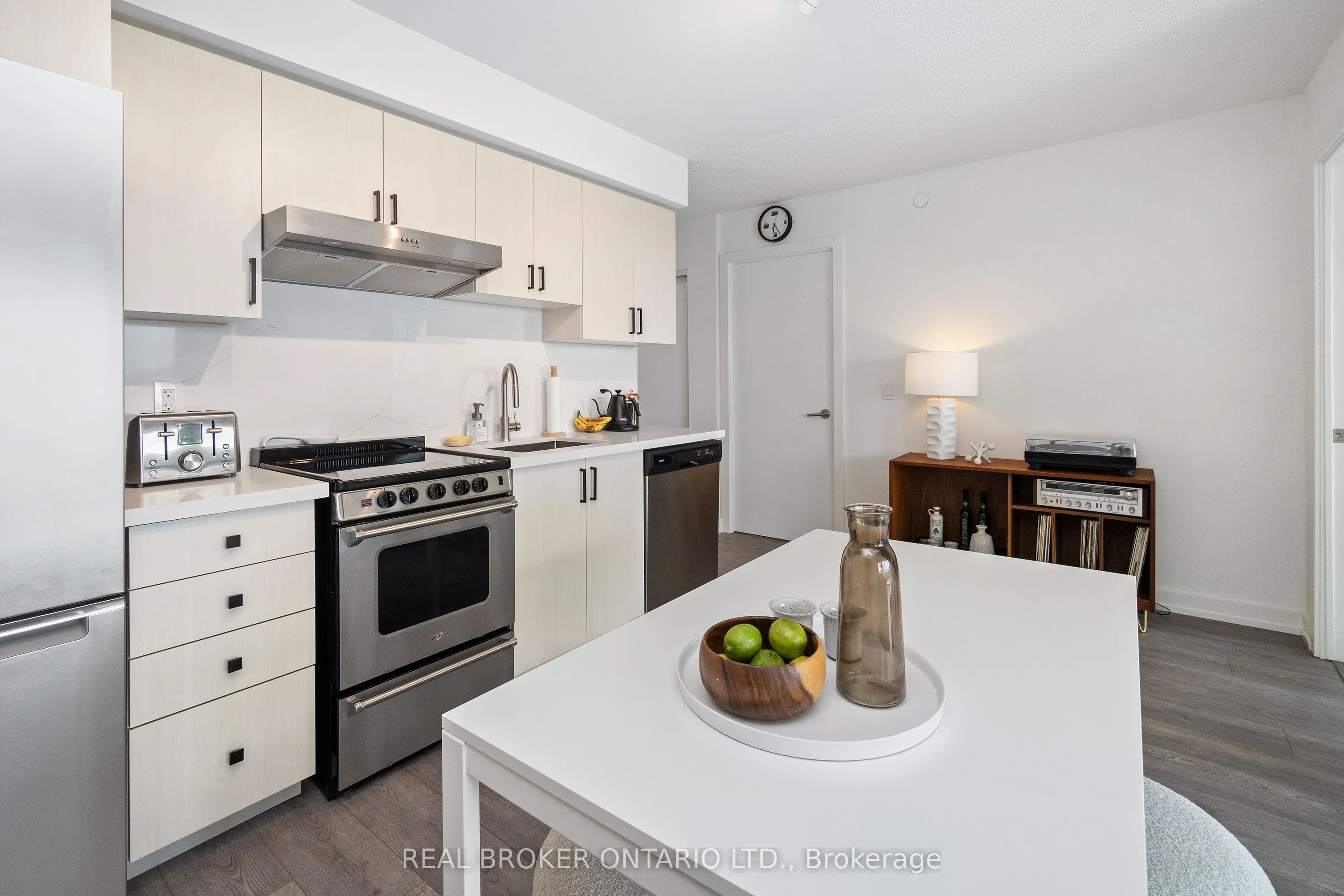 10 Wilby Crescent, #4