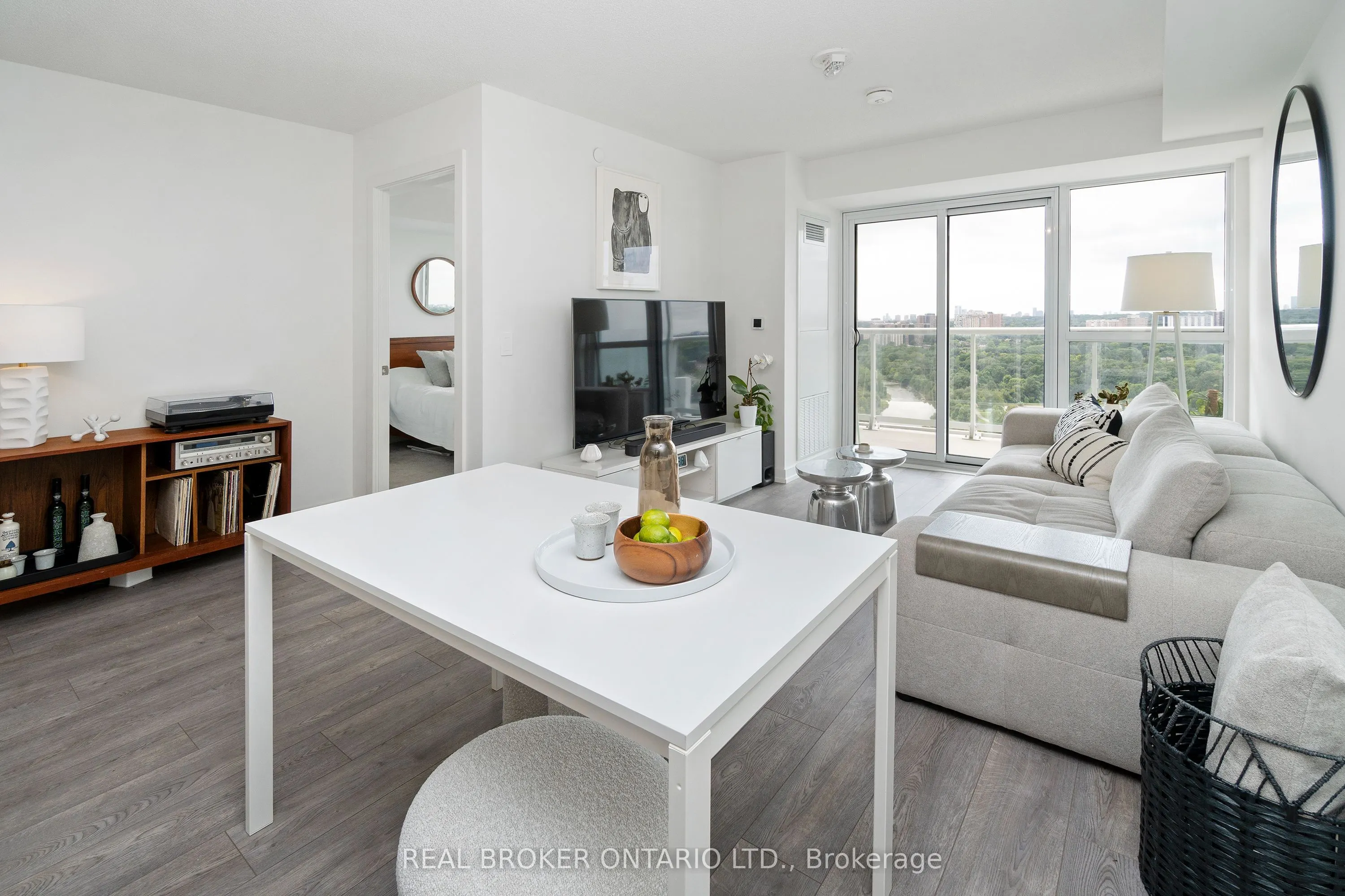 10 Wilby Crescent, #4