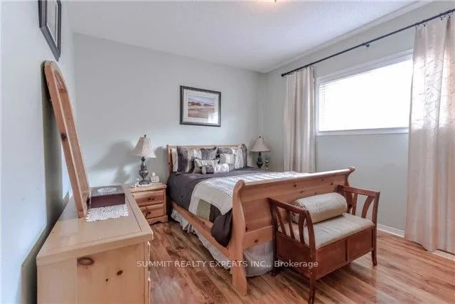 23 Bissell Drive N