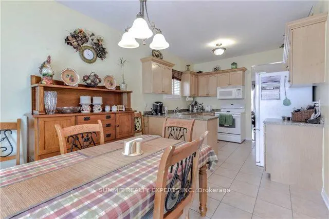 23 Bissell Drive N