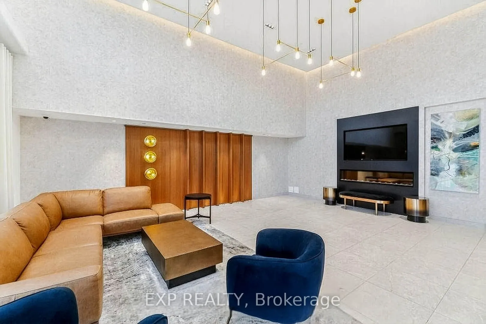 2300 St Clair Avenue W, #813