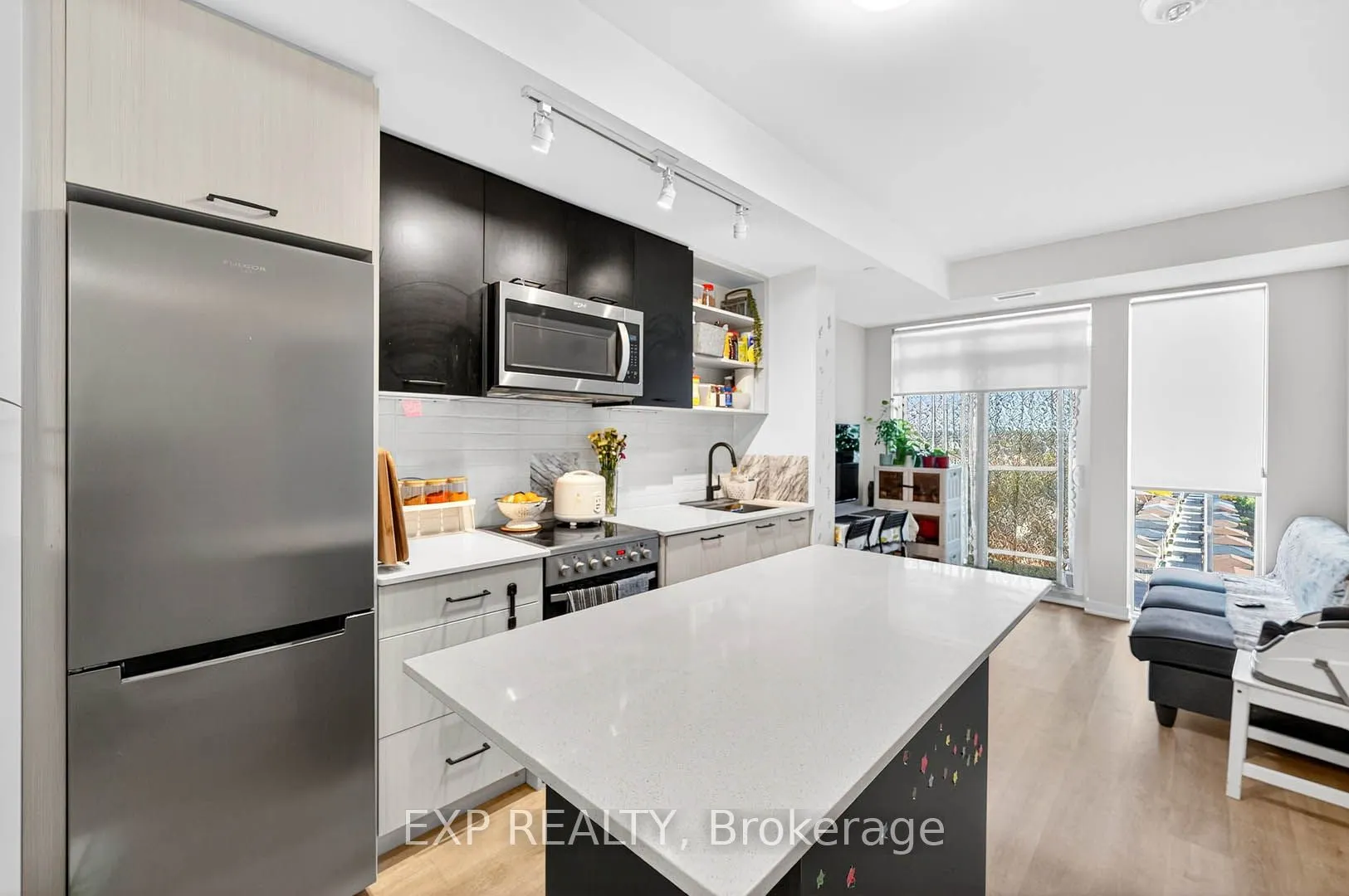 2300 St Clair Avenue W, #813