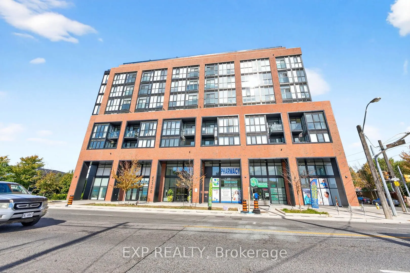 2300 St Clair Avenue W, #813