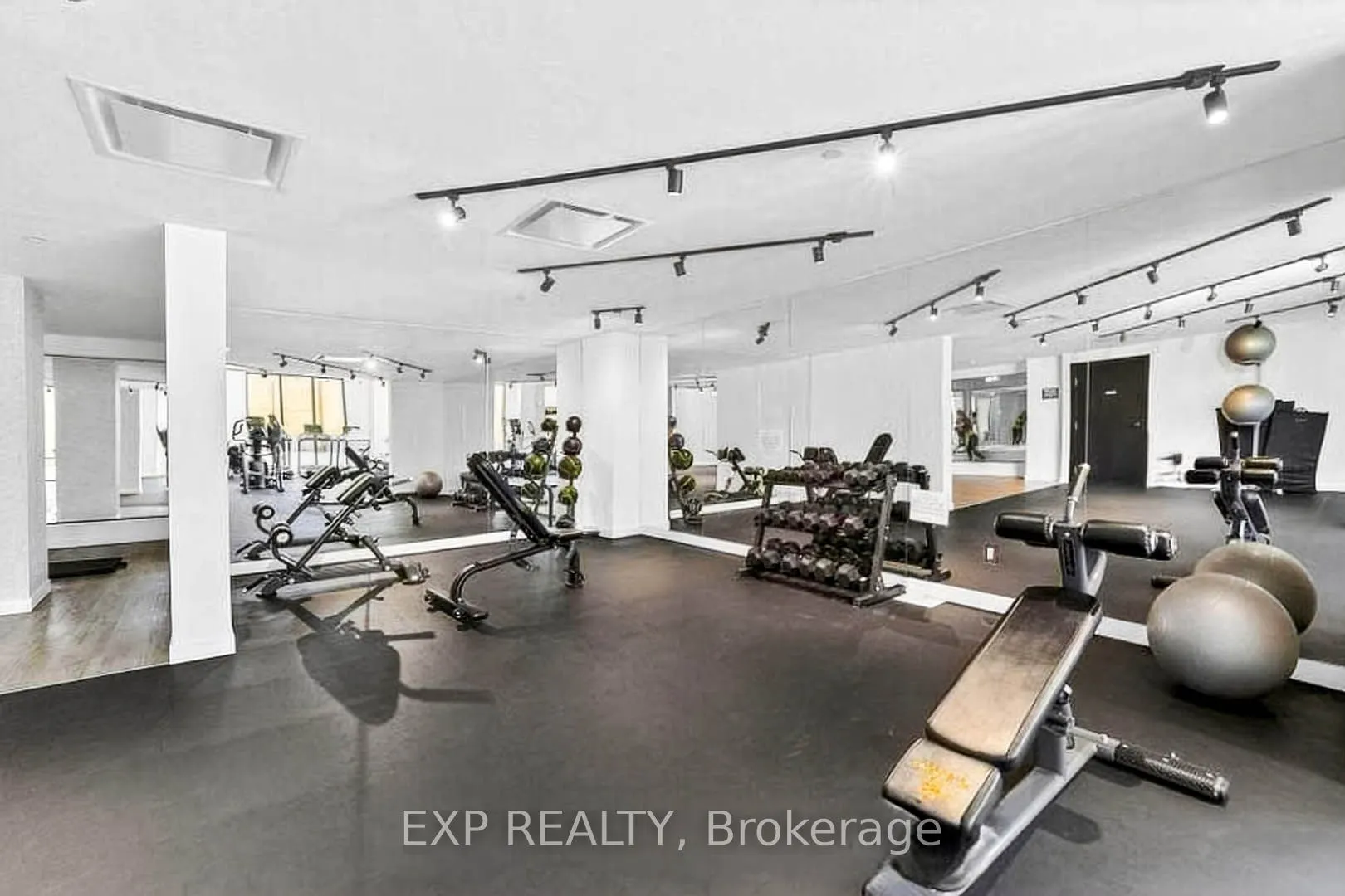 2300 St Clair Avenue W, #813