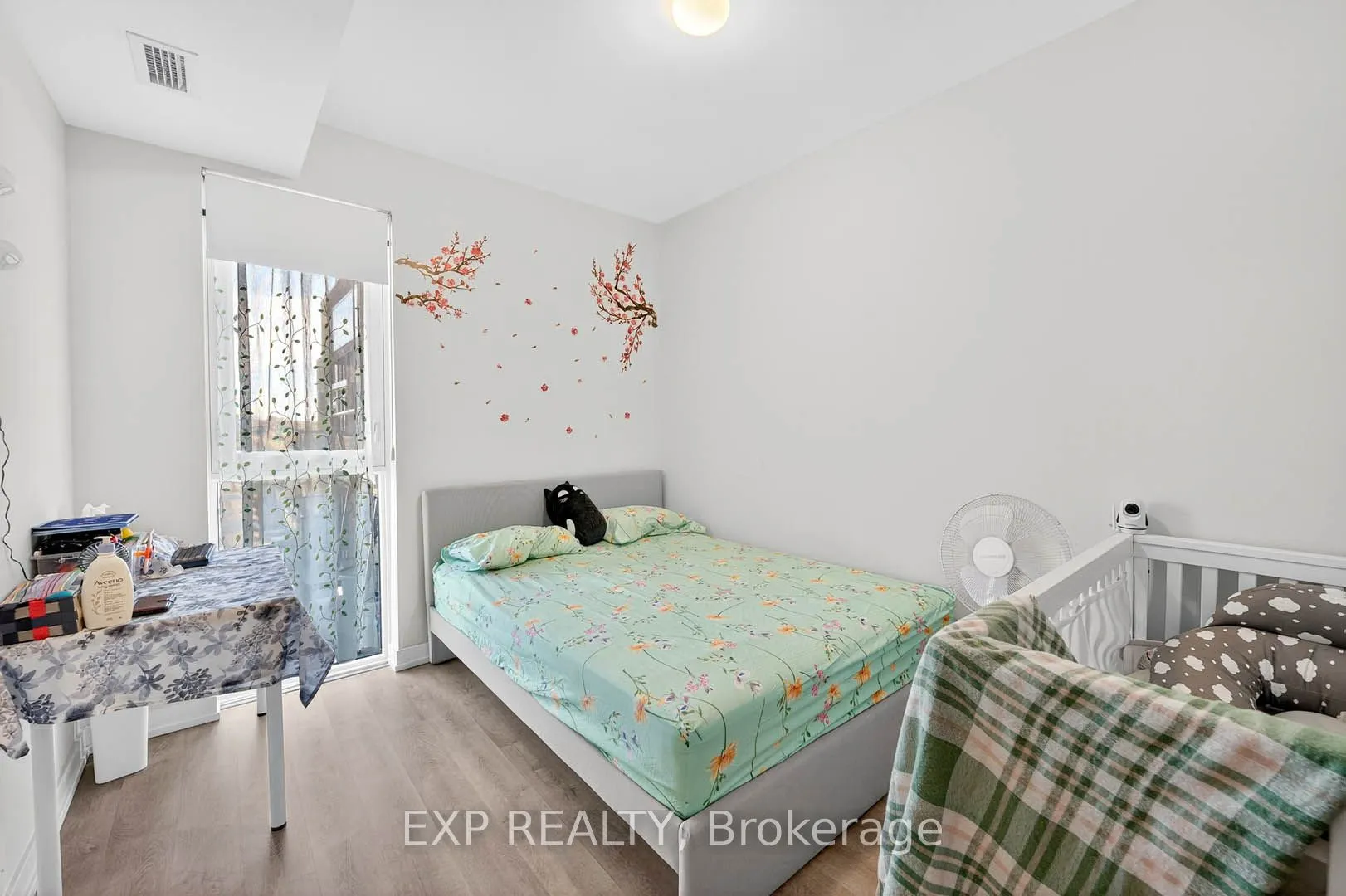 2300 St Clair Avenue W, #813