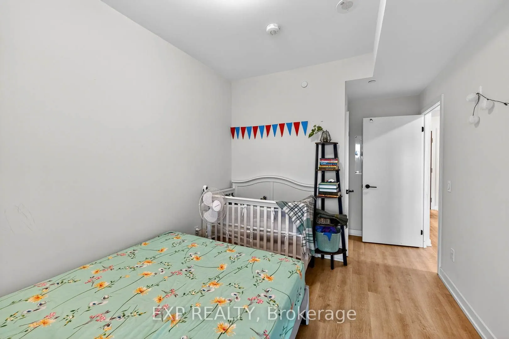 2300 St Clair Avenue W, #813