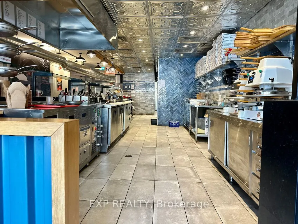 162 Lakeshore Road E