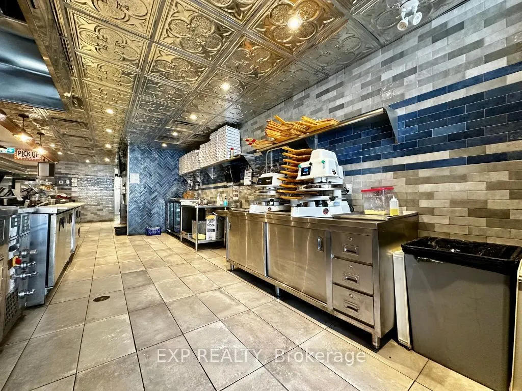 162 Lakeshore Road E