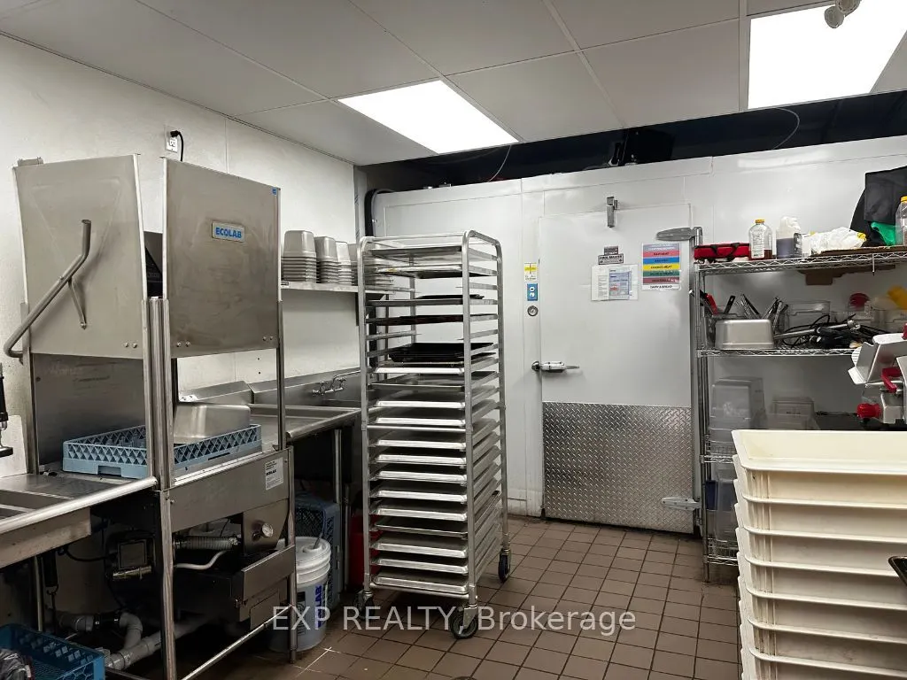 162 Lakeshore Road E