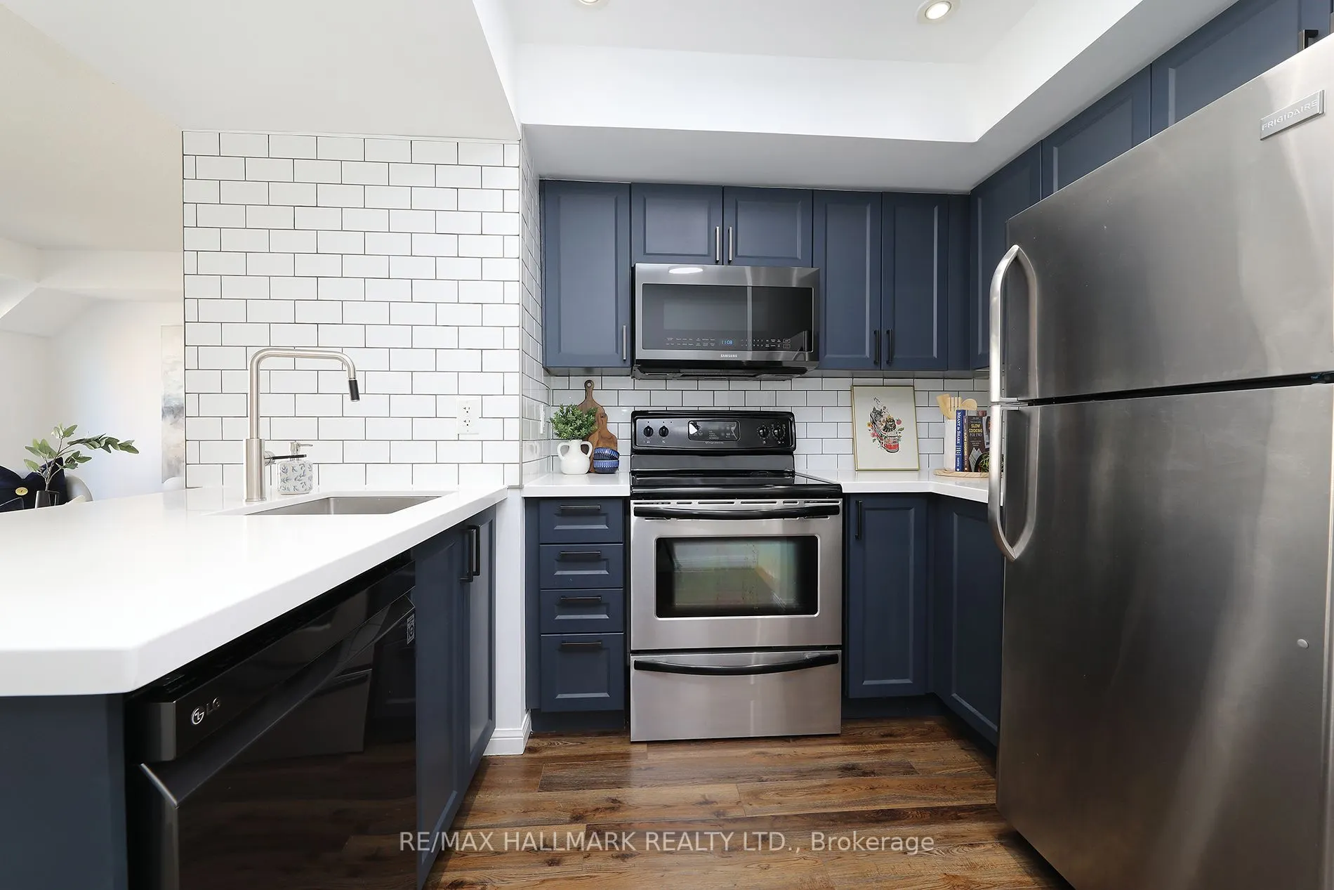 18 Laidlaw Street, #1005