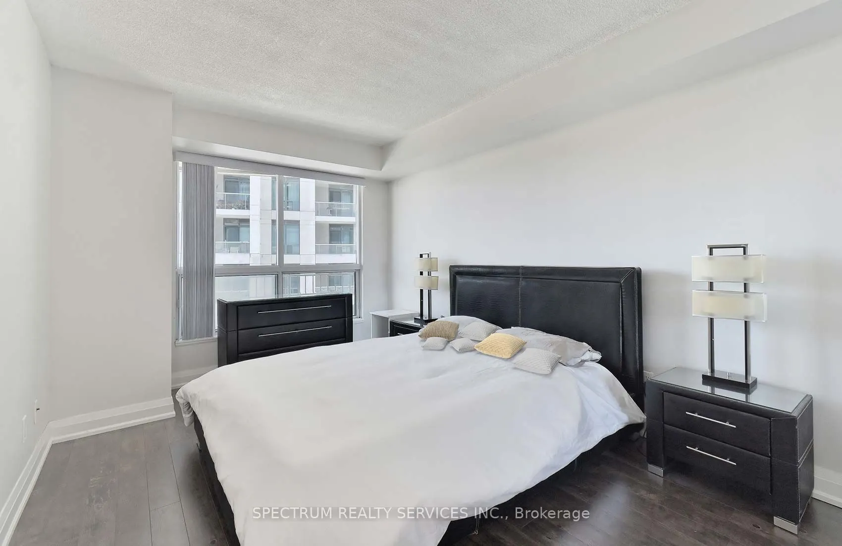 2111 Lake Shore Boulevard W, #211