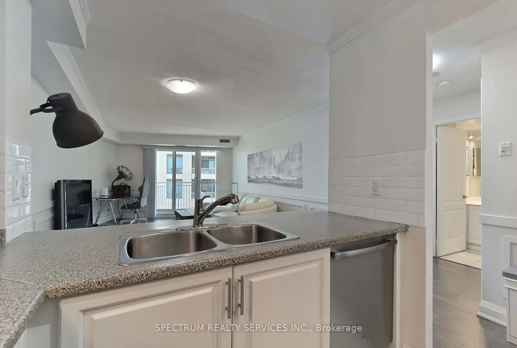 2111 Lake Shore Boulevard W, #211