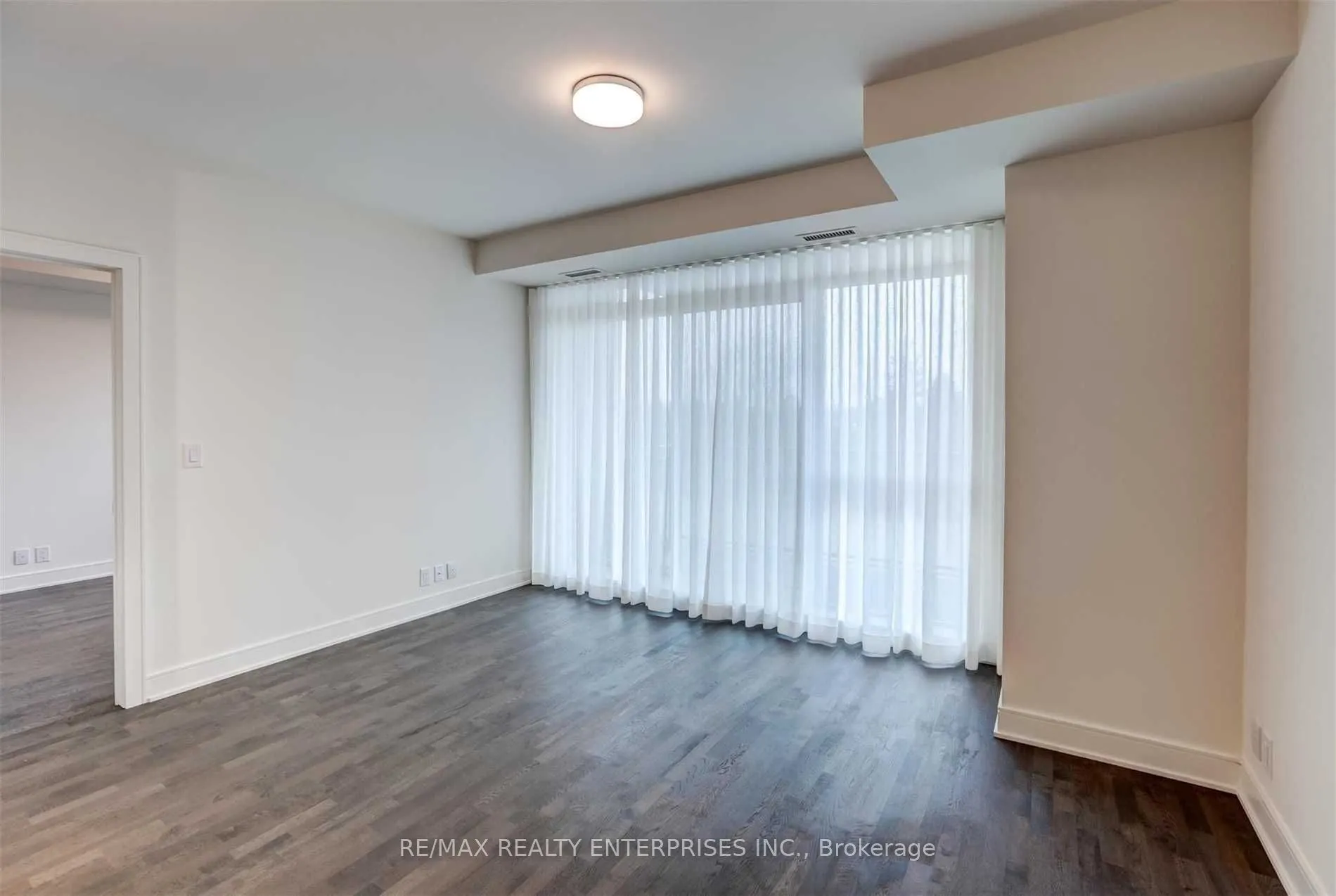 1575 Lakeshore Road W, #320