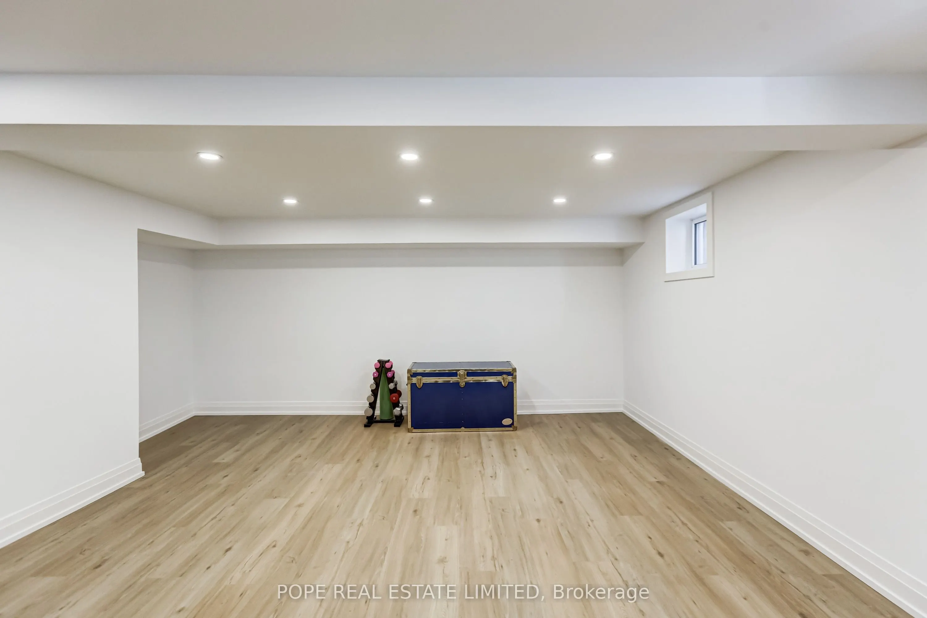 35 Tofield Crescent