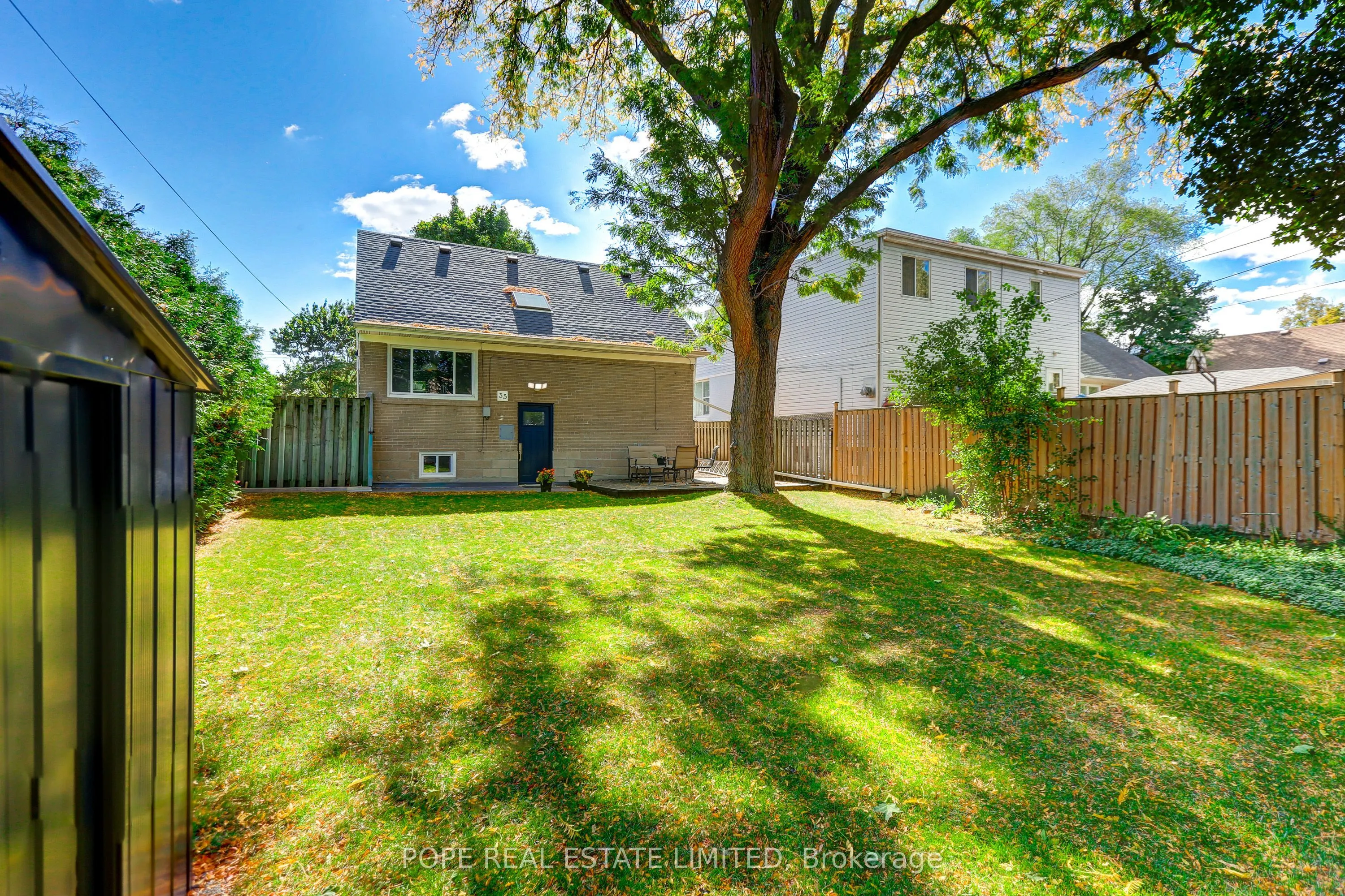 35 Tofield Crescent