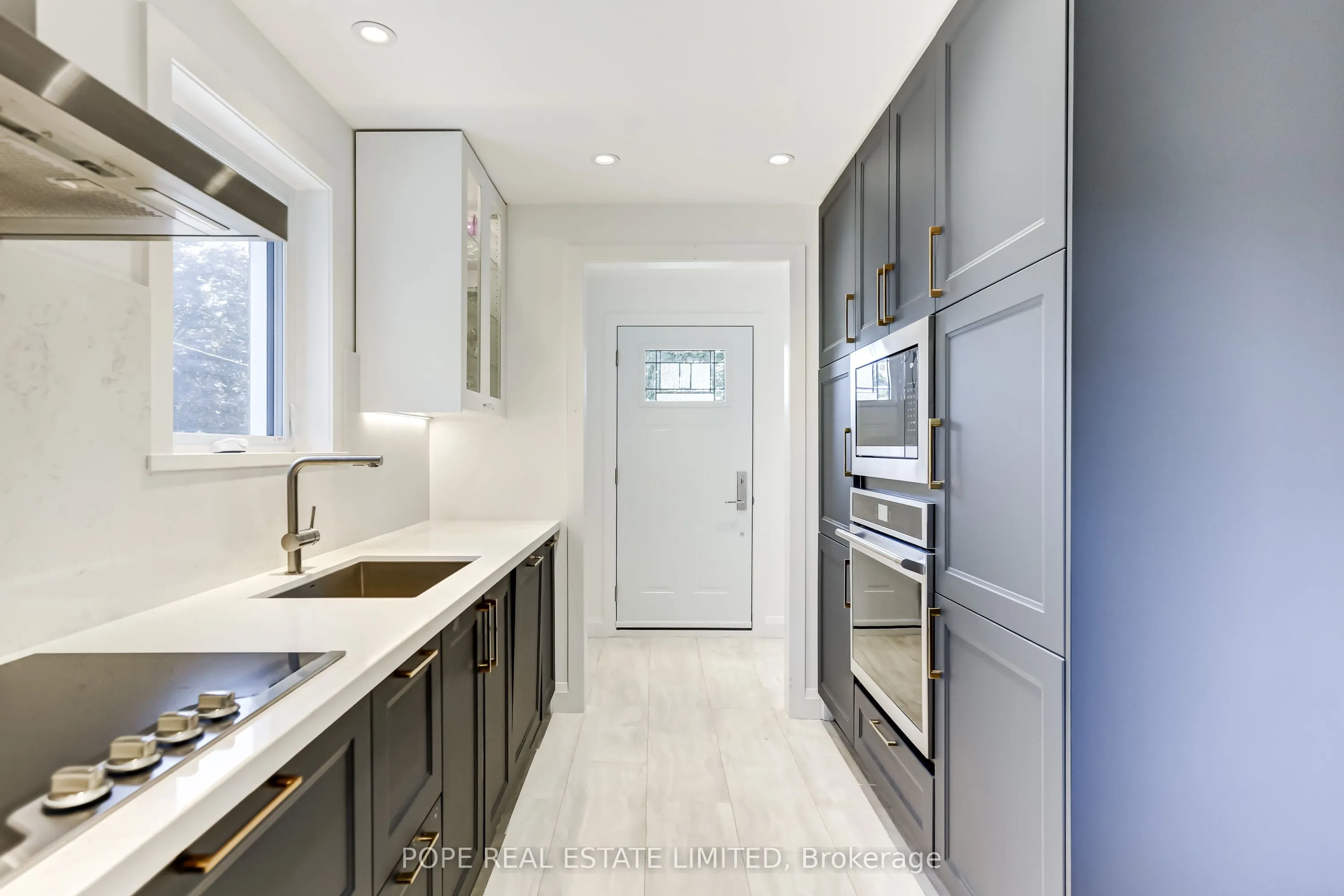 35 Tofield Crescent