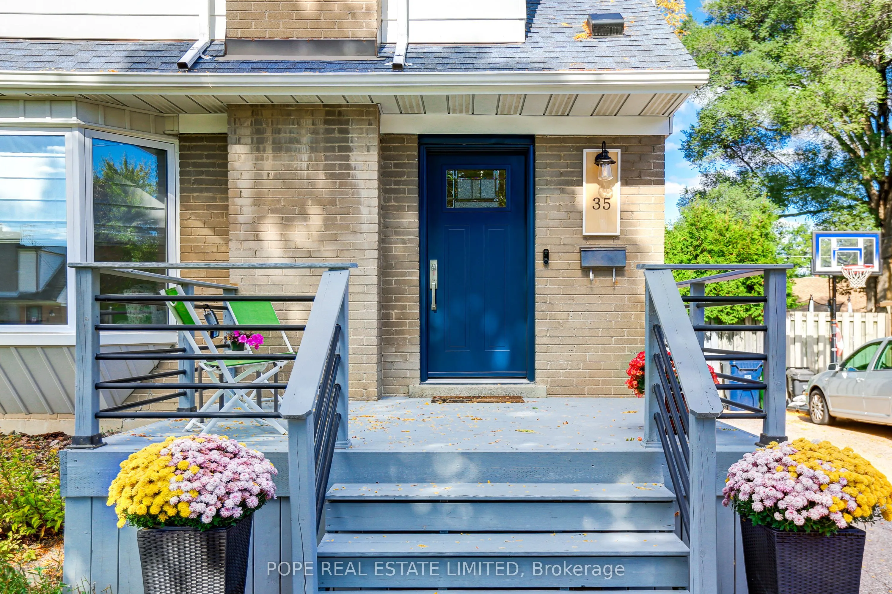 35 Tofield Crescent