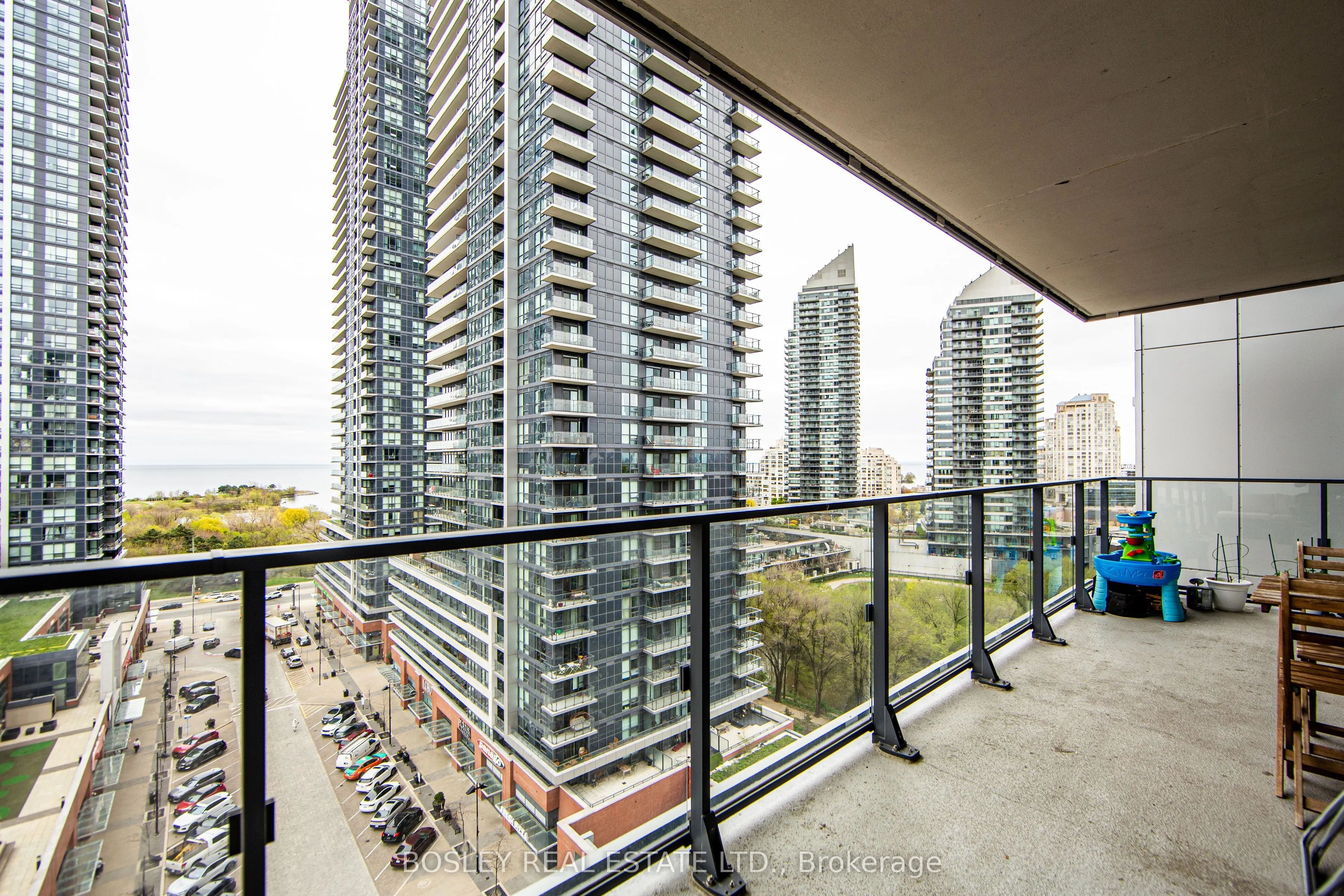 10 Park Lawn Road, #1210