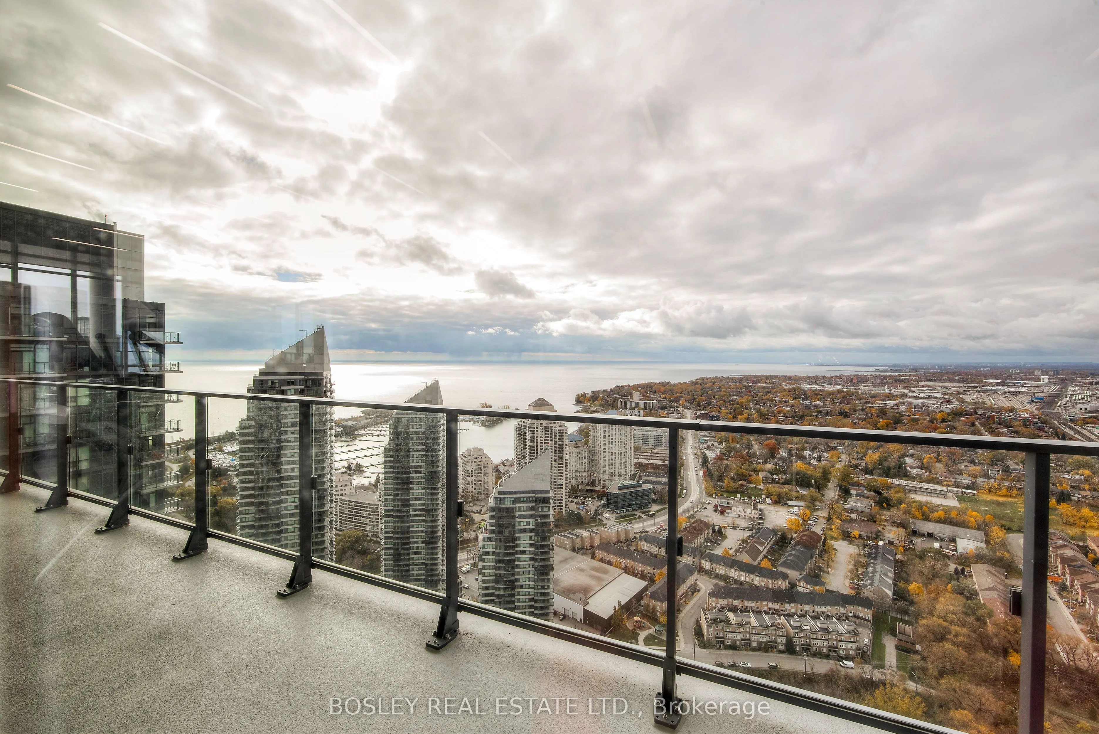 10 Park Lawn Road, #1210